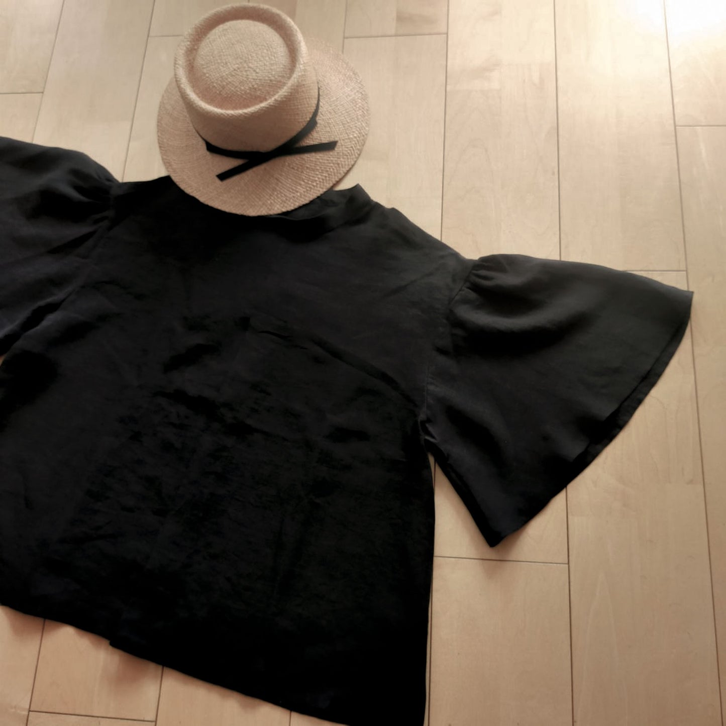 Flared half sleeve linen blouse/black