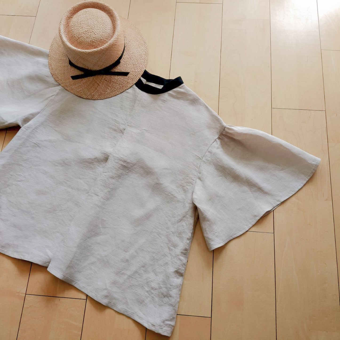 Flared half sleeve linen blouse / beige