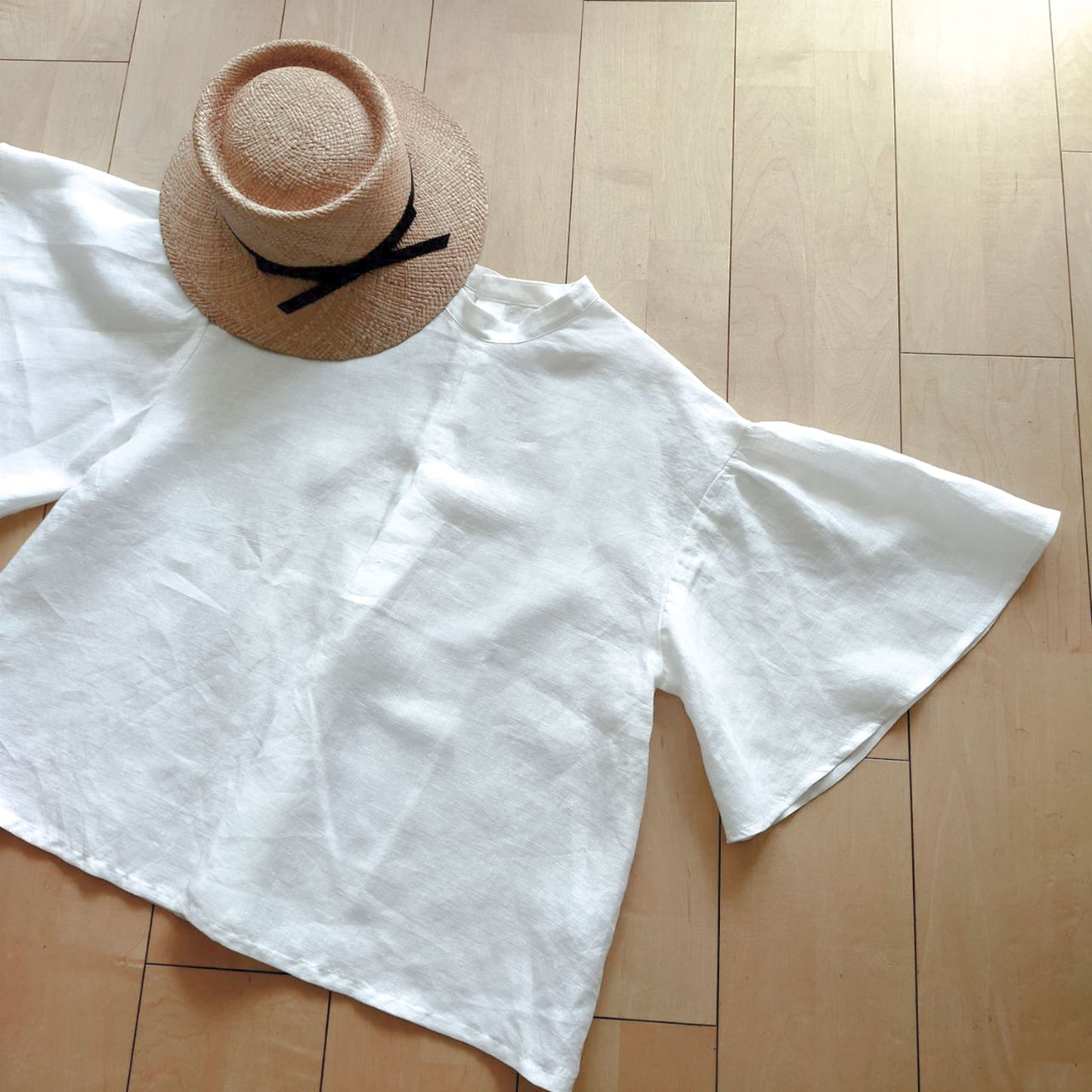 Flared half sleeve linen blouse/off white