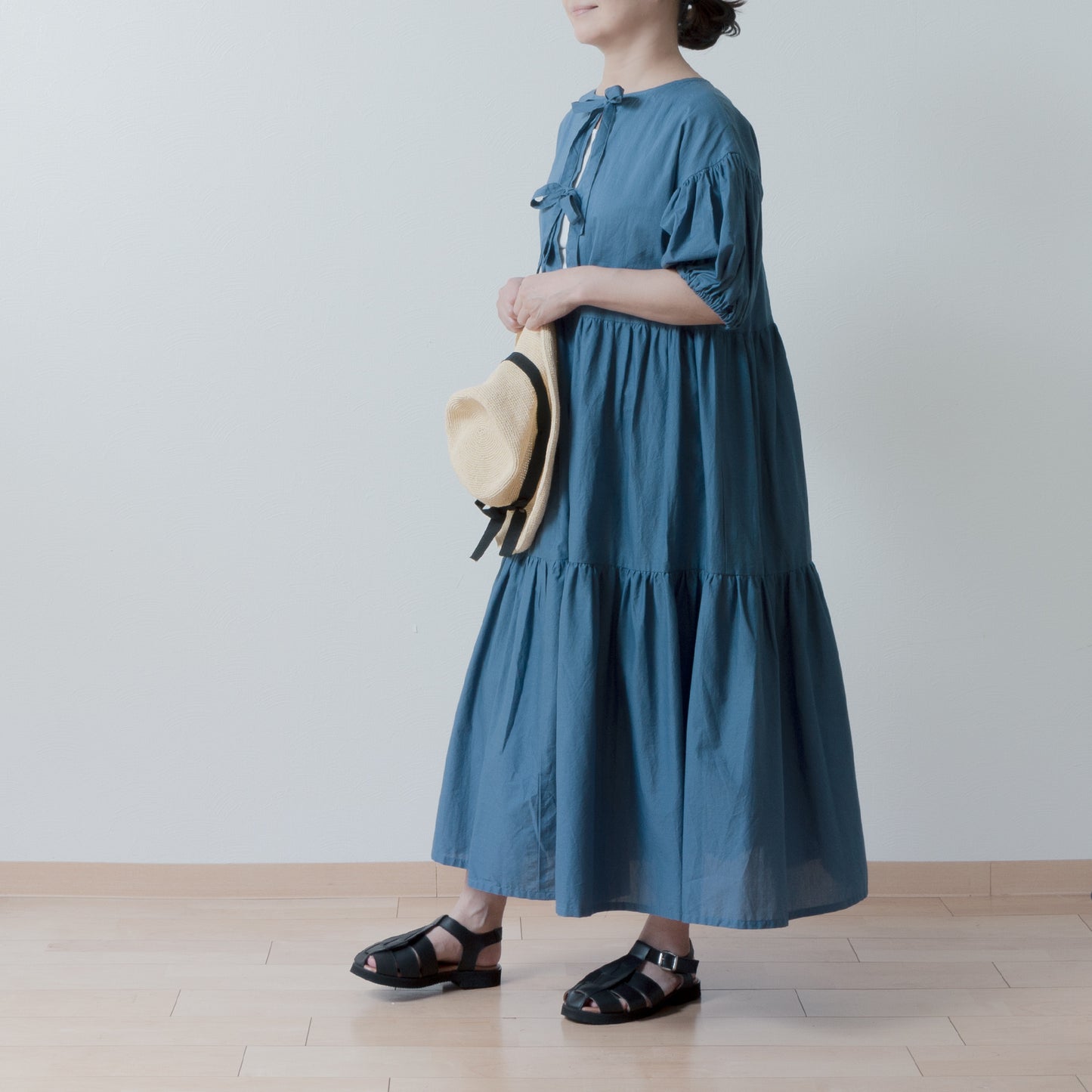 A cute and mature tiered 2-way dress with plenty of gathers and 5/8 sleeves/Blue