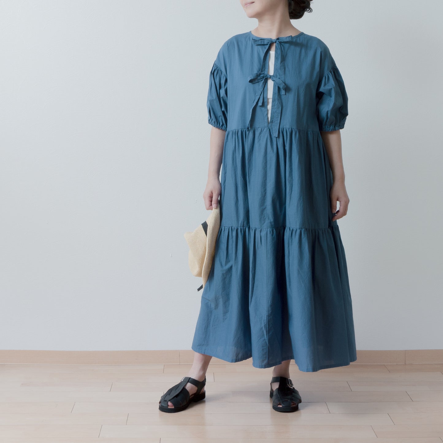 A cute and mature tiered 2-way dress with plenty of gathers and 5/8 sleeves/Blue