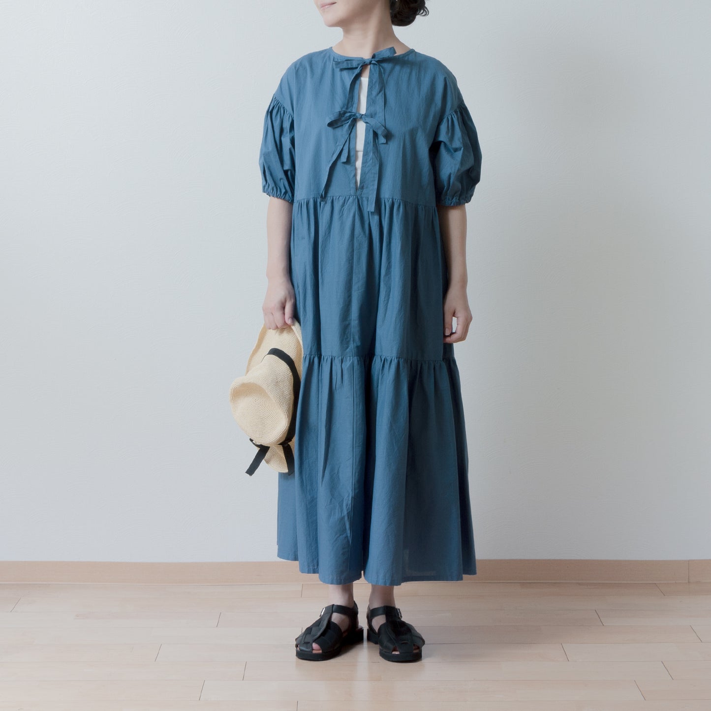A cute and mature tiered 2-way dress with plenty of gathers and 5/8 sleeves/Blue