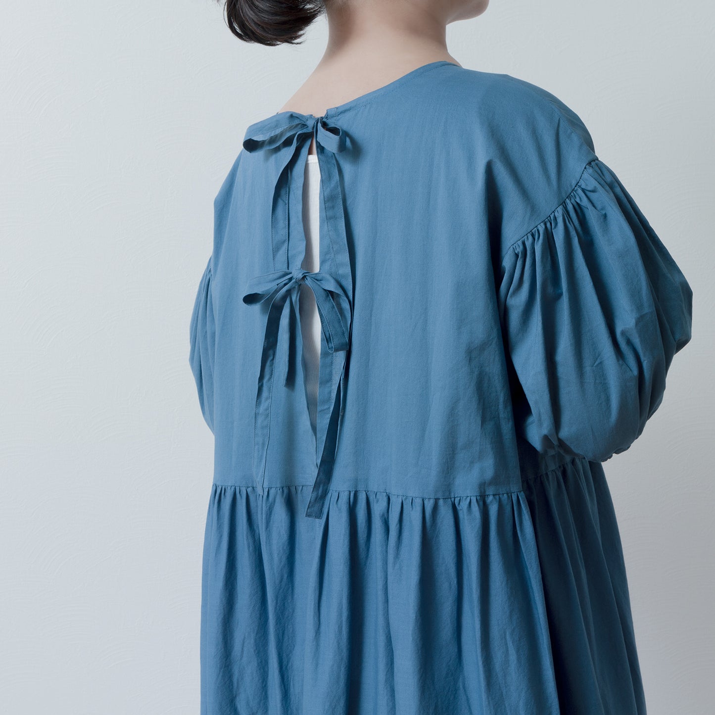 A cute and mature tiered 2-way dress with plenty of gathers and 5/8 sleeves/Blue