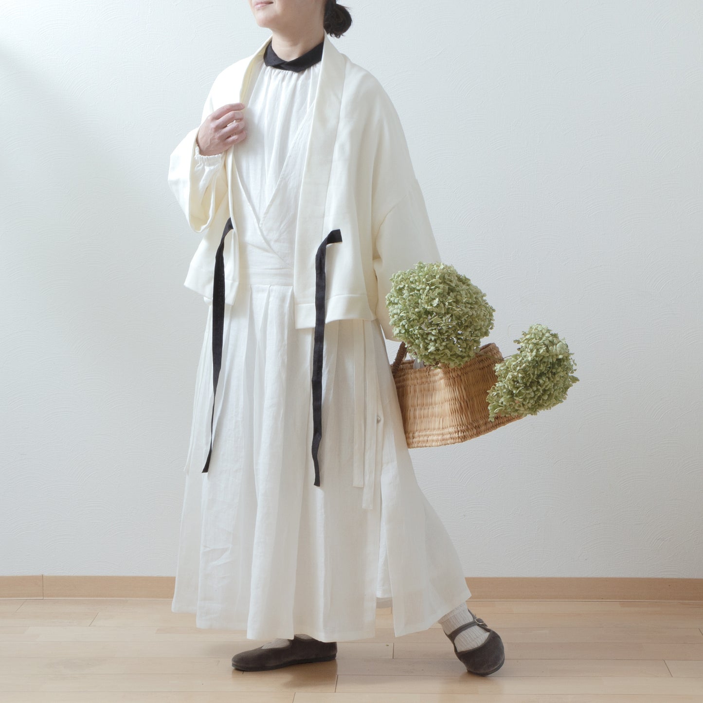 Cotton fleece half shawl cardigan with ribbon tape / ecru