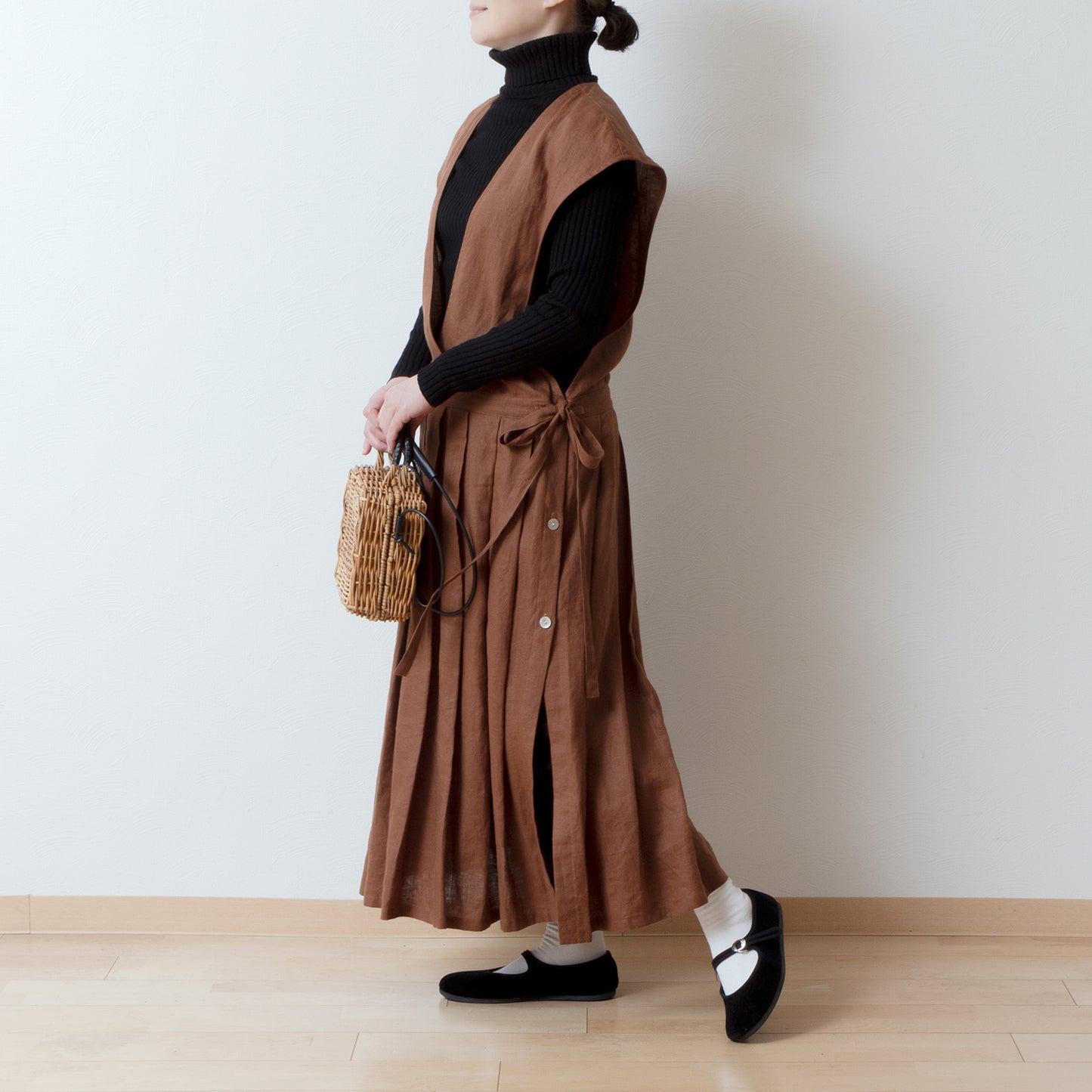 精緻的少女側開圍裙式連身裙 - 法國亞麻/磚棕色