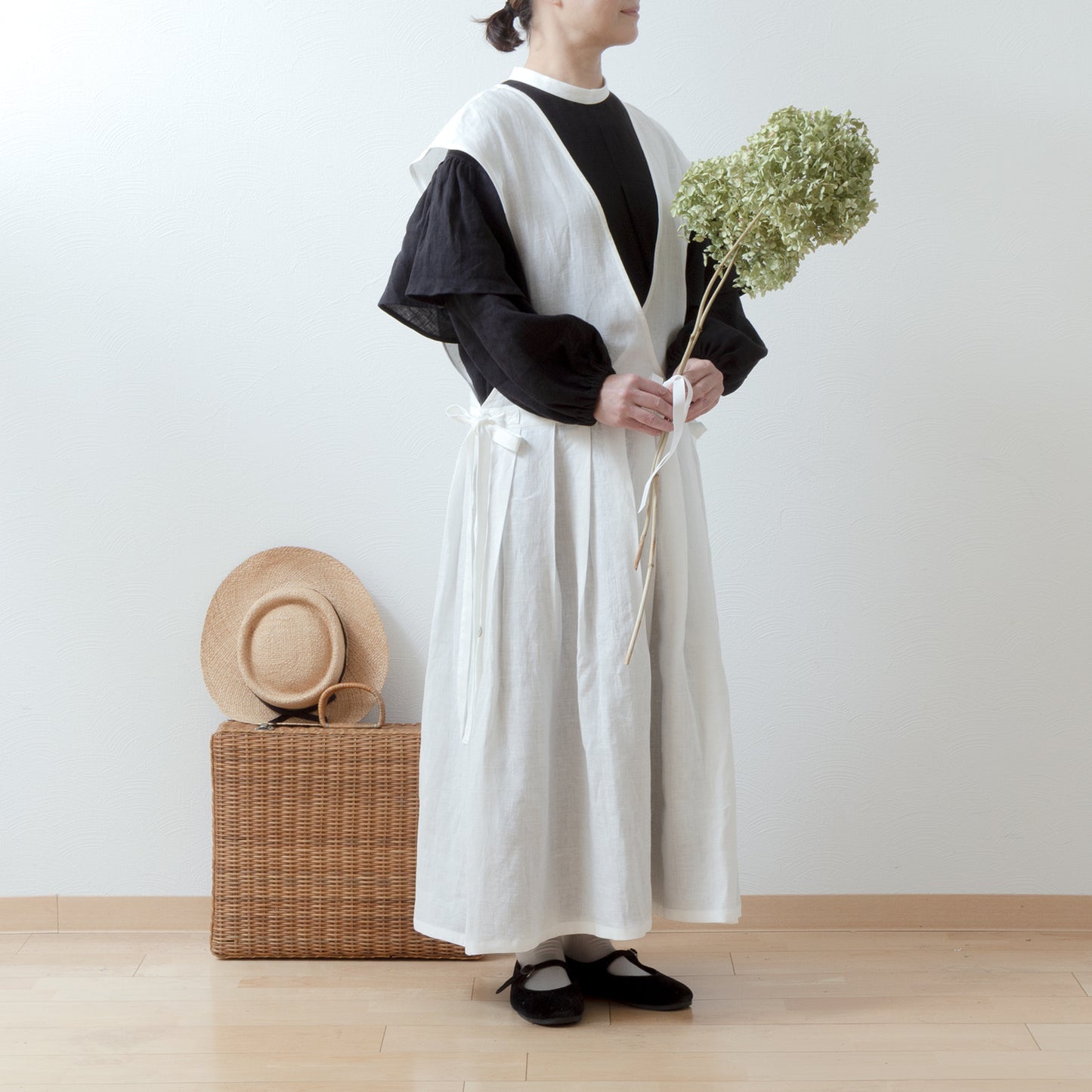 精緻而充滿少女氣息的圍裙式連身裙 - 法國亞麻/米白色