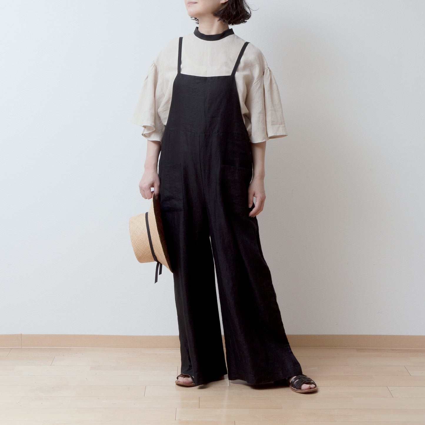 Flared half sleeve linen blouse / beige