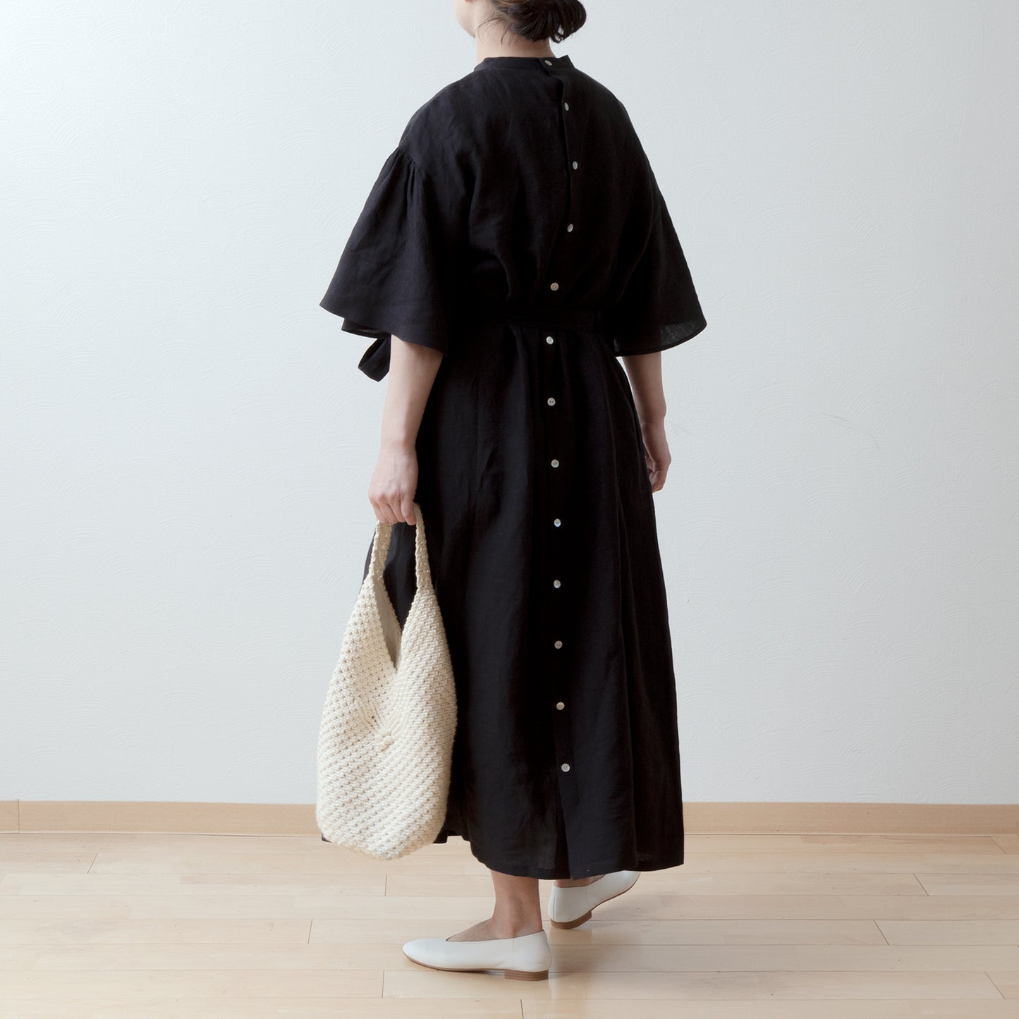 Flared half sleeve A-line linen dress/black