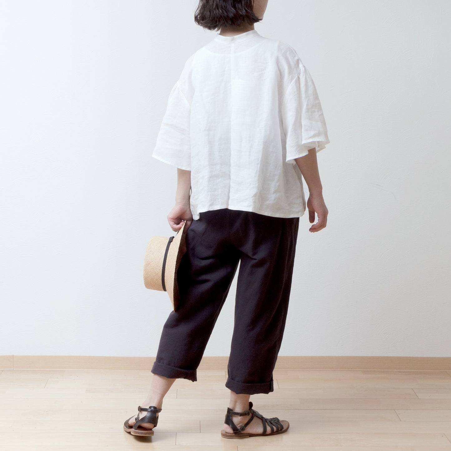 Flared half sleeve linen blouse/off white
