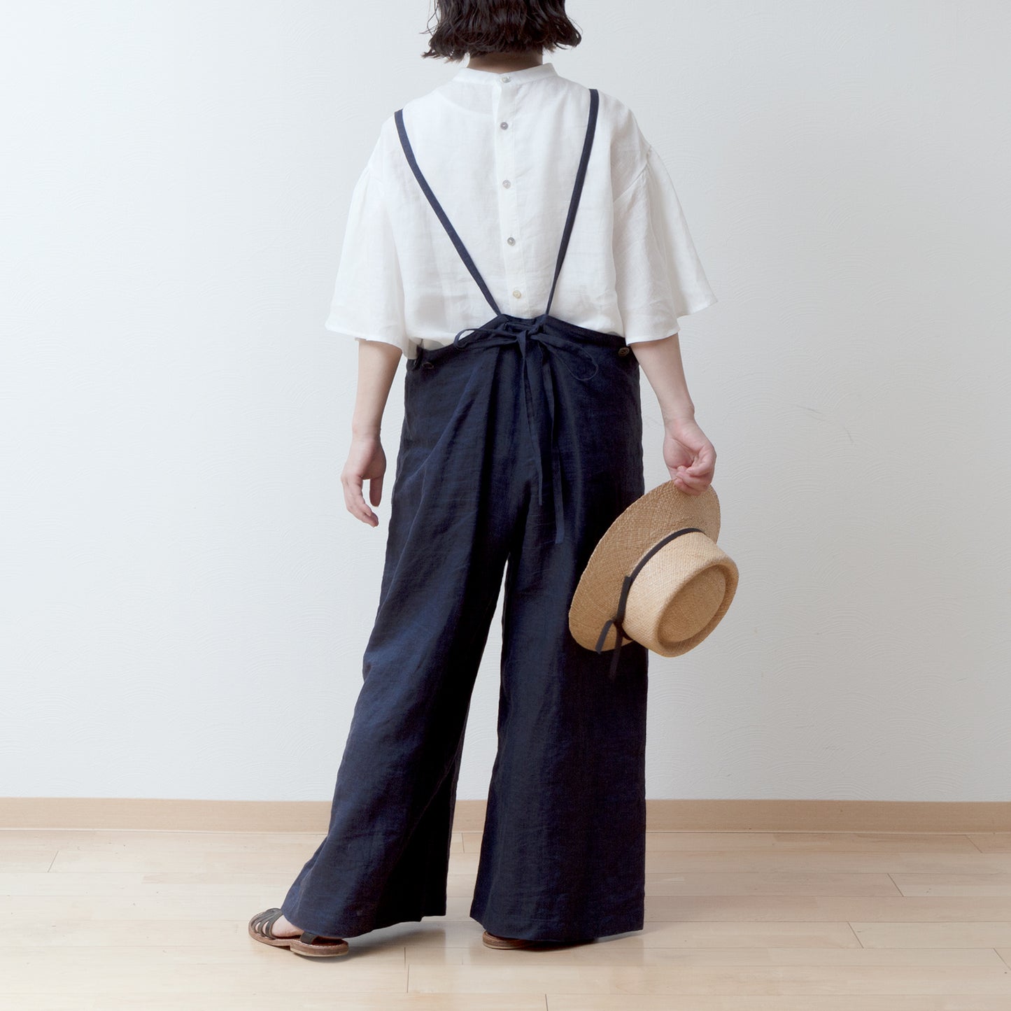 Flared half sleeve linen blouse/off white