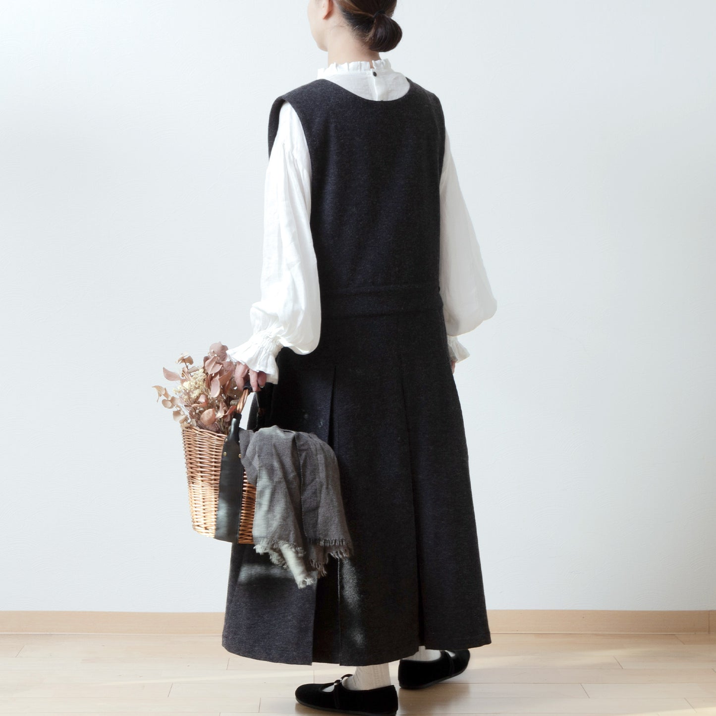 冬のカシュクールプリーツワンピース-ウールヘリンボ-ン/チャコール