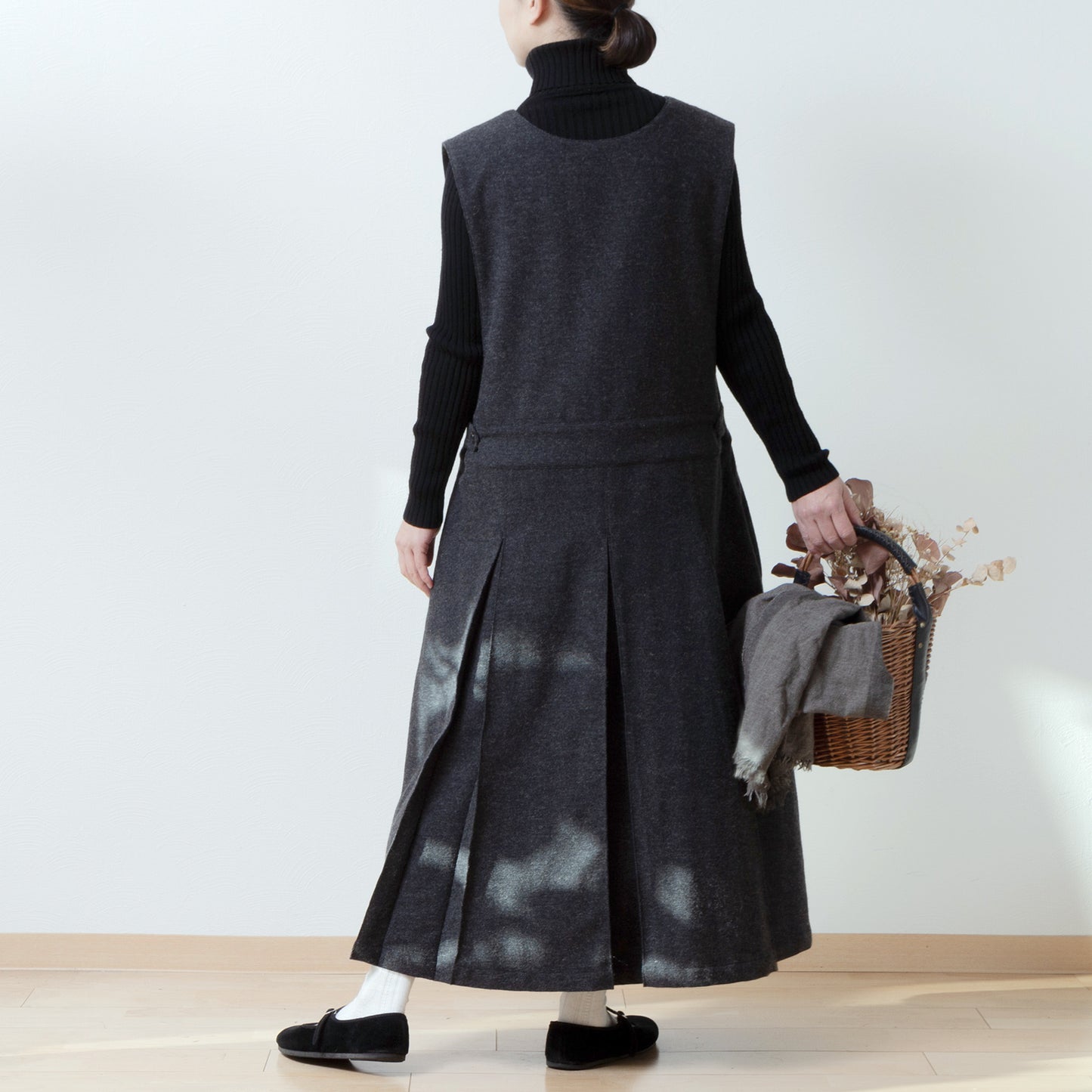 冬のカシュクールプリーツワンピース-ウールヘリンボ-ン/チャコール