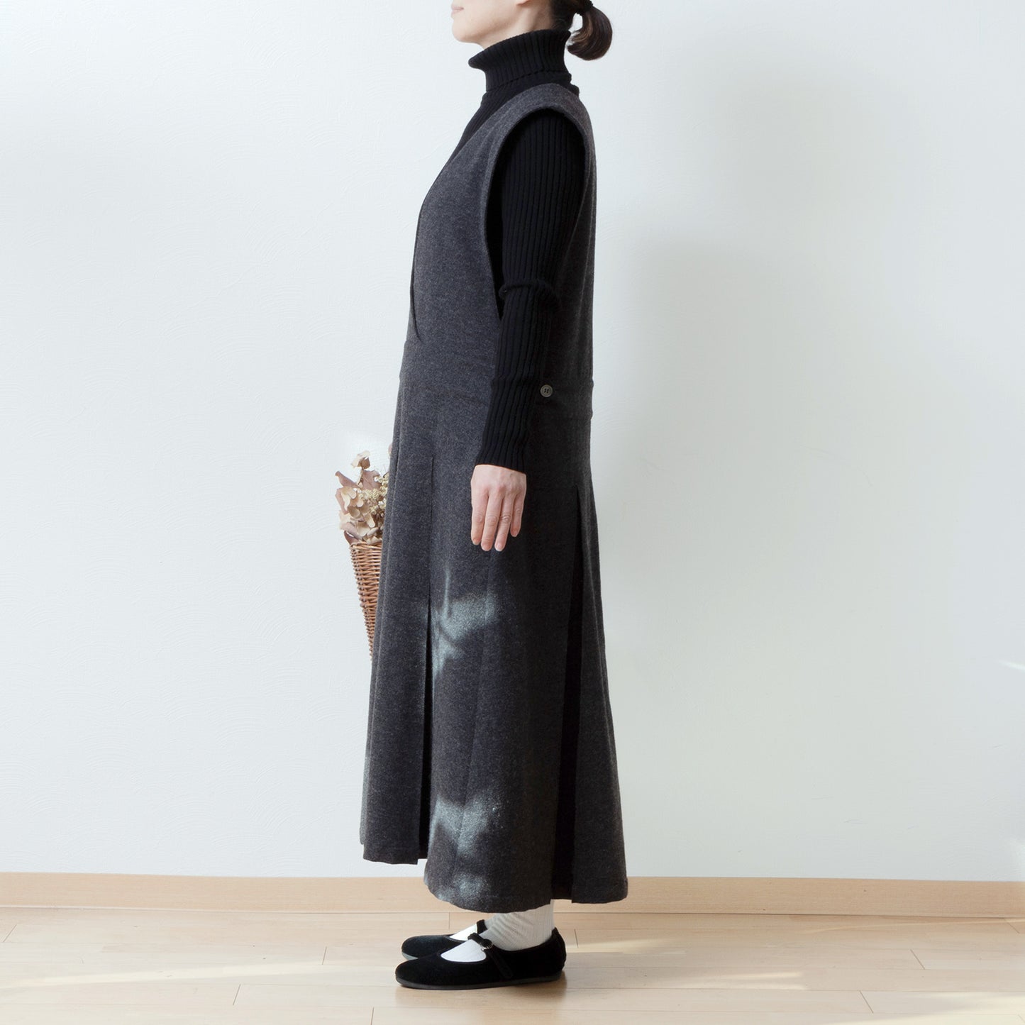 冬のカシュクールプリーツワンピース-ウールヘリンボ-ン/チャコール