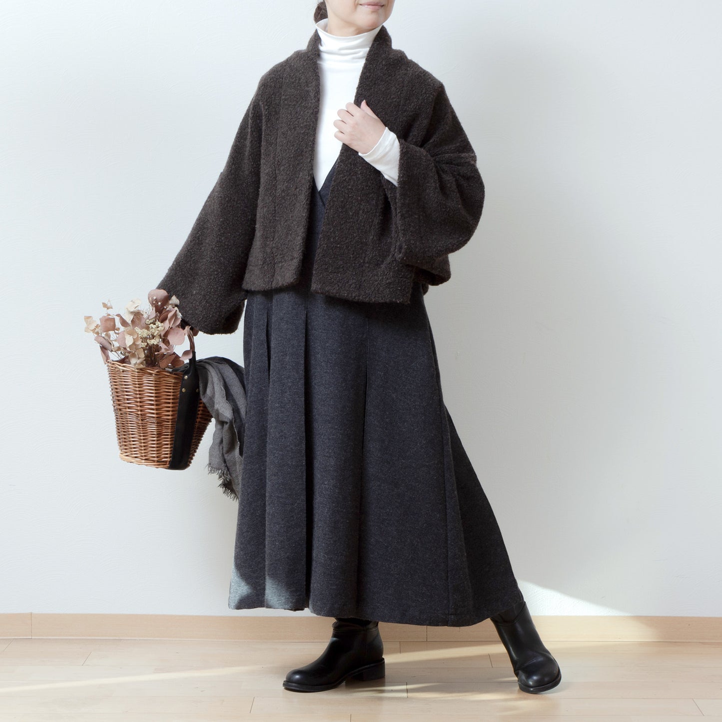 冬のカシュクールプリーツワンピース-ウールヘリンボ-ン/チャコール
