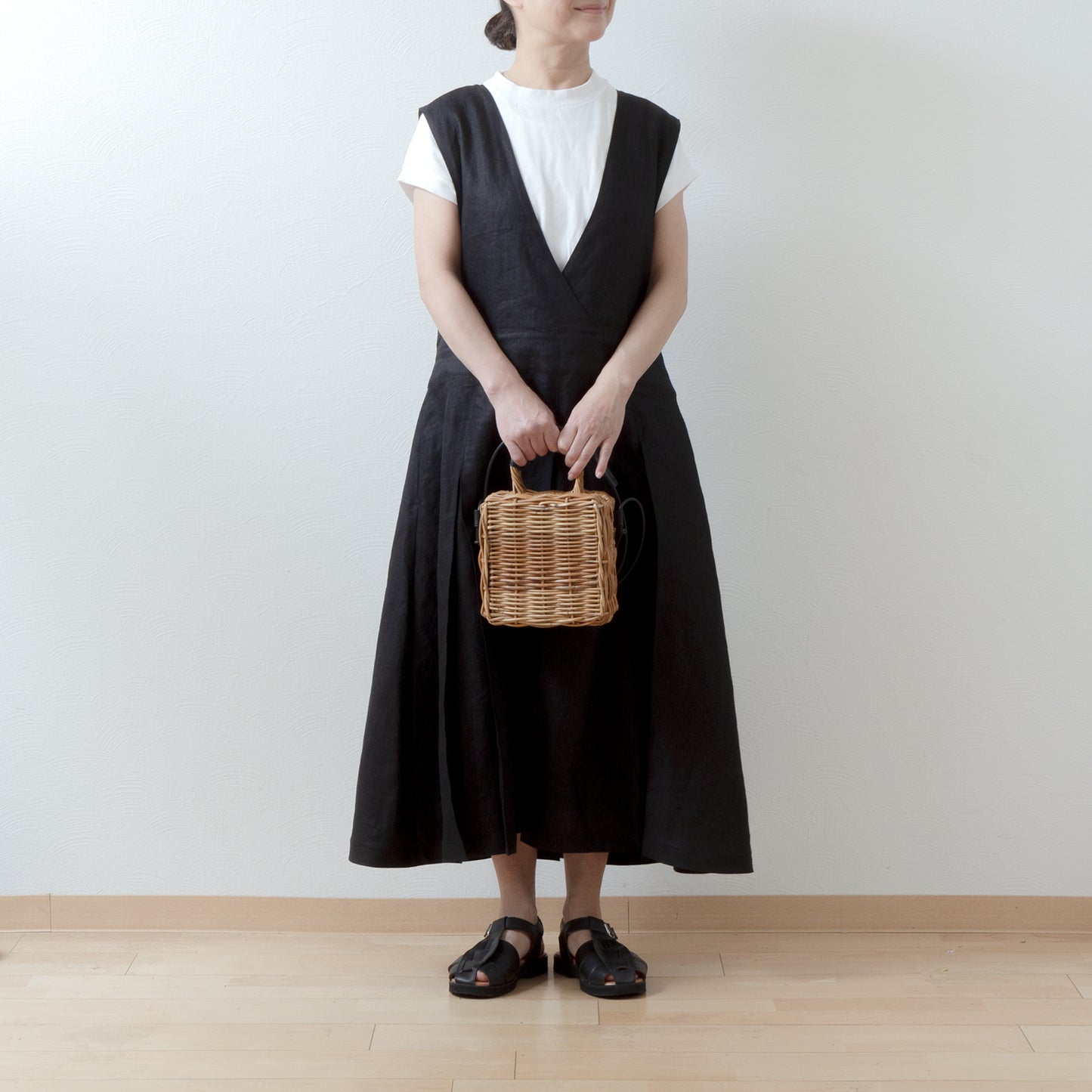 亞麻緊身褶皺洋裝/黑色