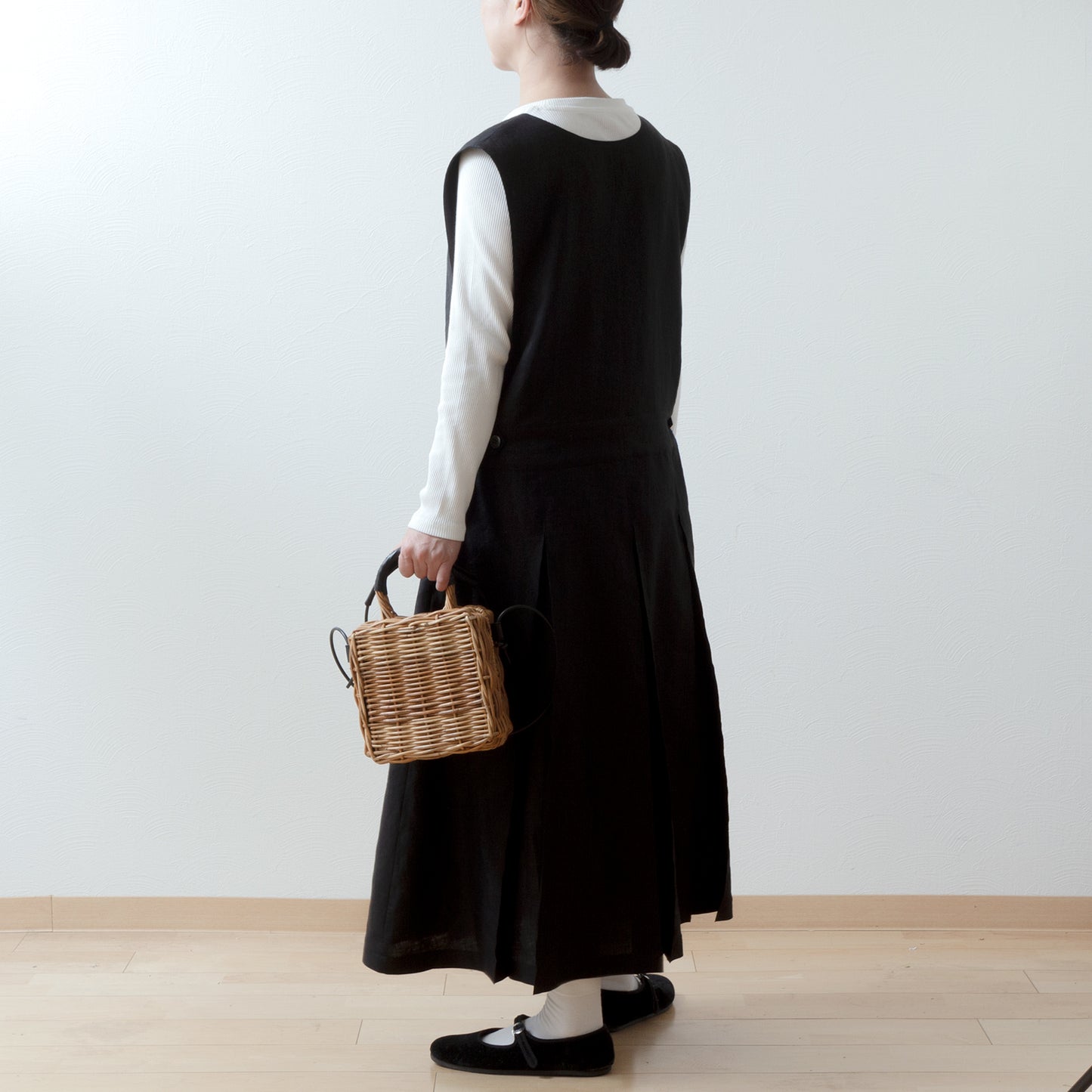 亞麻緊身褶皺洋裝/黑色