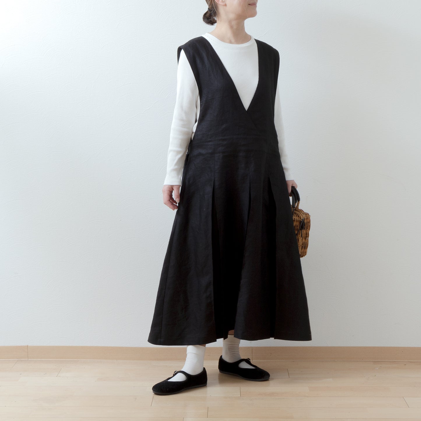 亞麻緊身褶皺洋裝/黑色