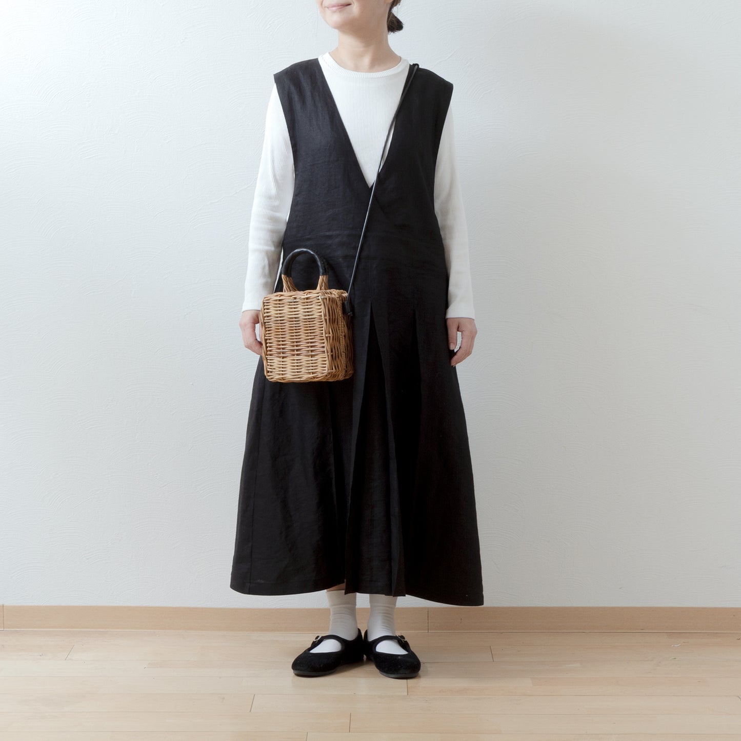 亞麻緊身褶皺洋裝/黑色