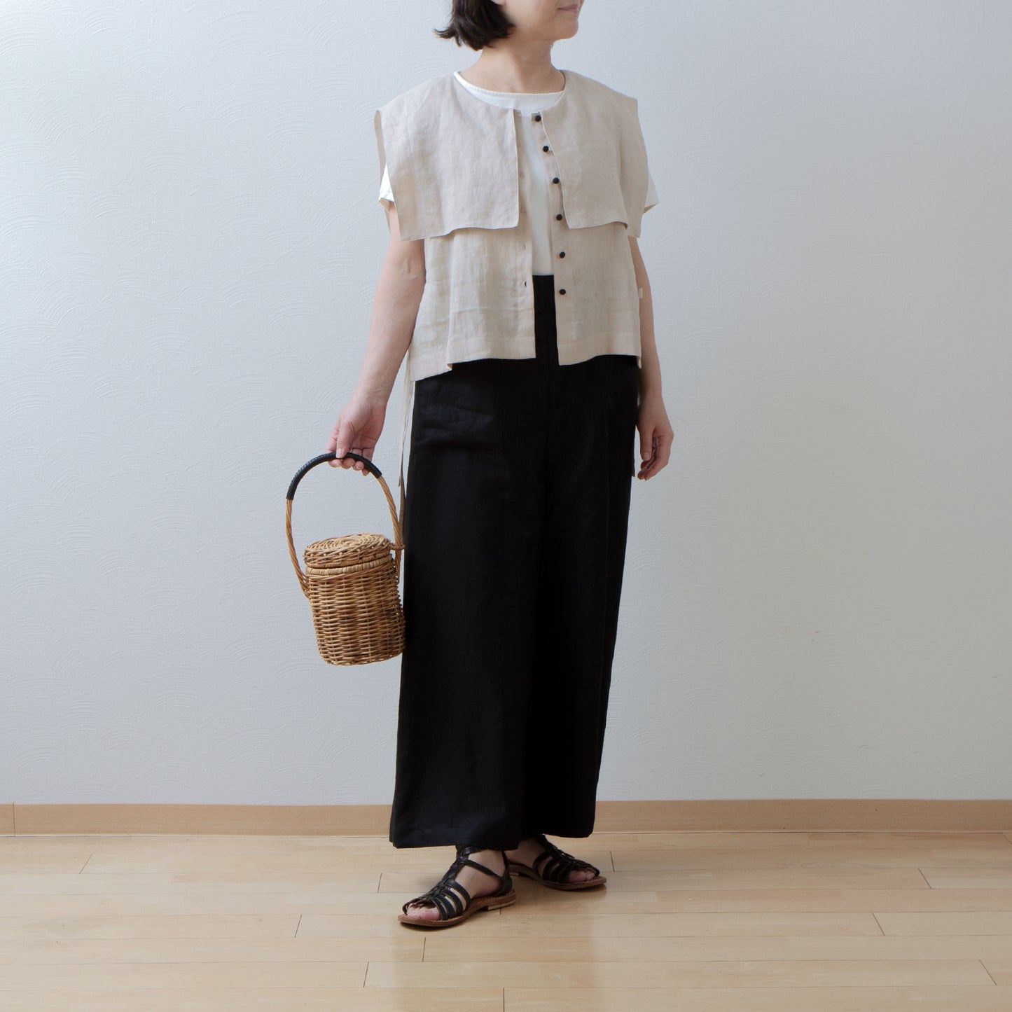 Square collar linen vest/beige