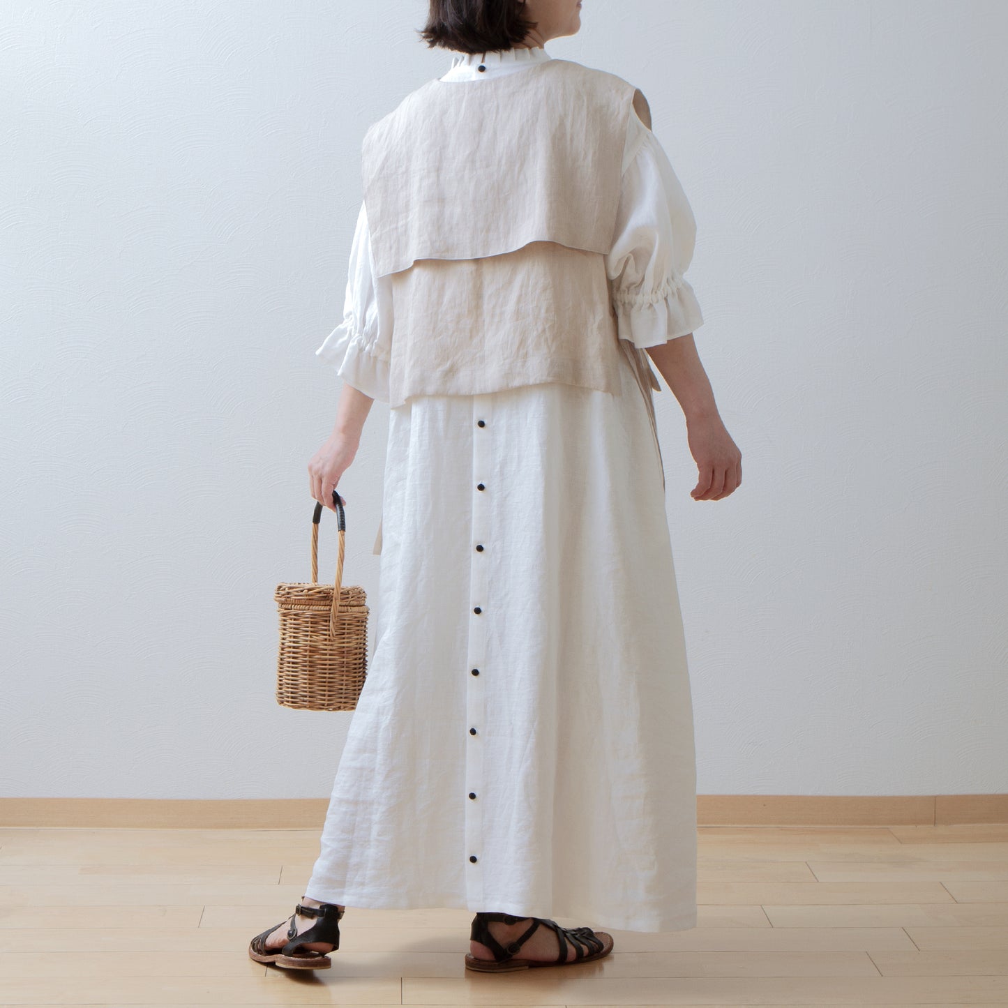 Square collar linen vest/beige