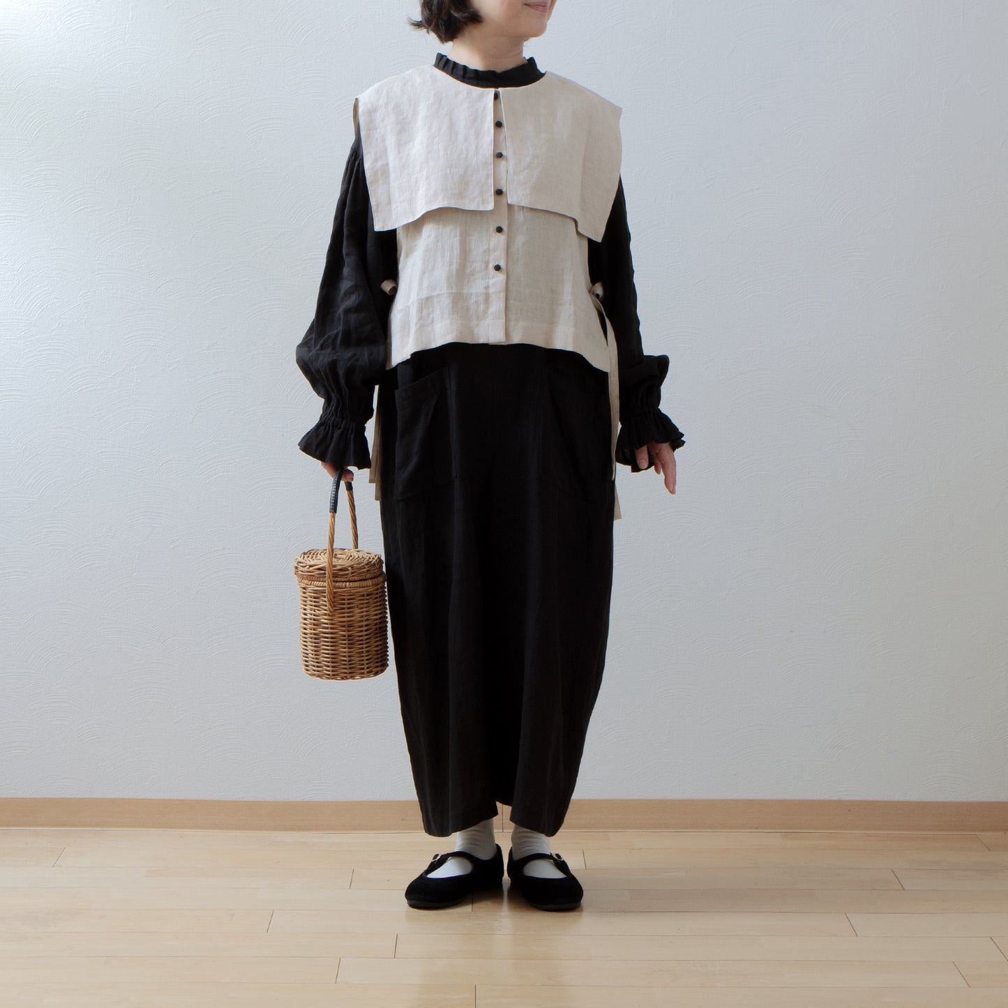 Square collar linen vest/beige
