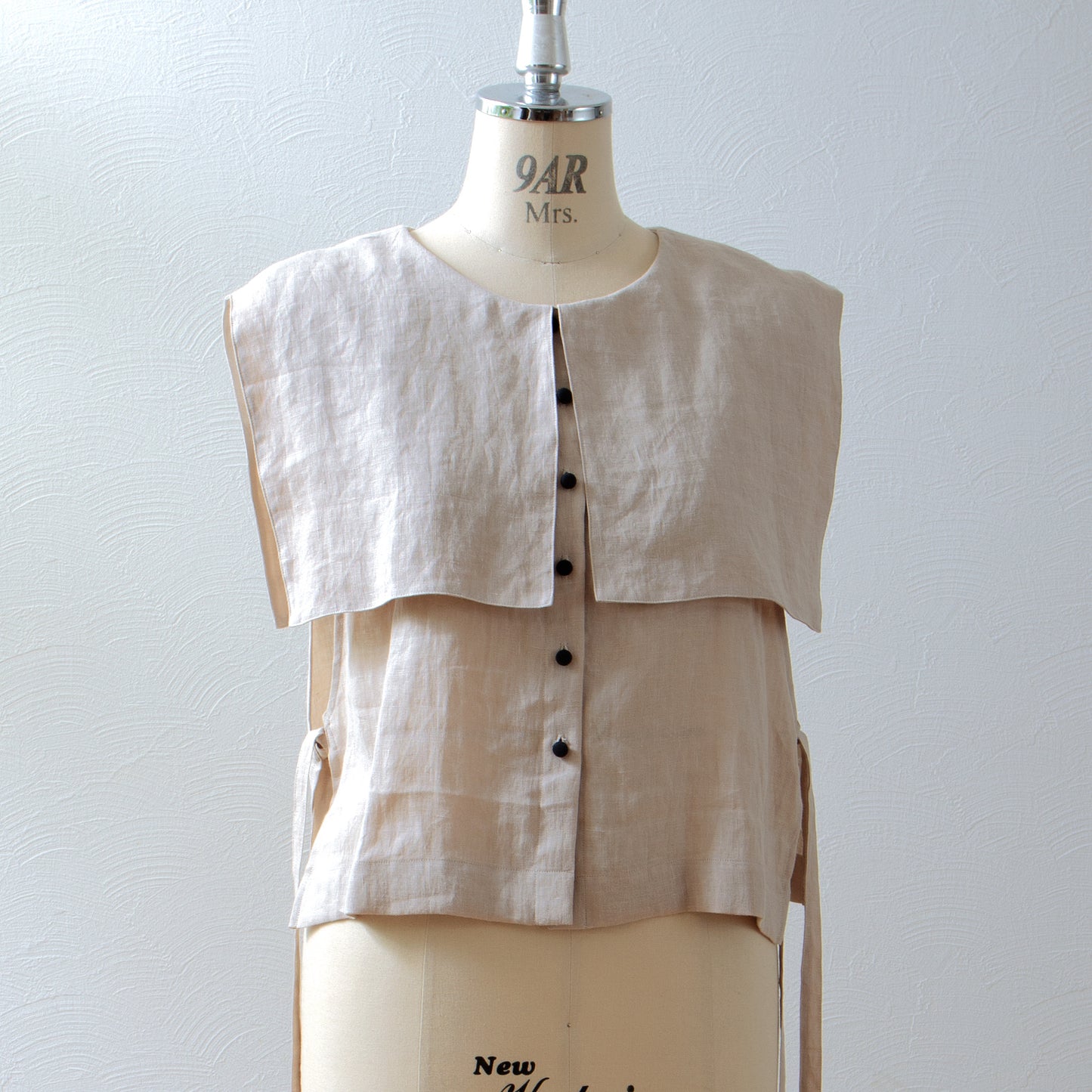 Square collar linen vest/beige