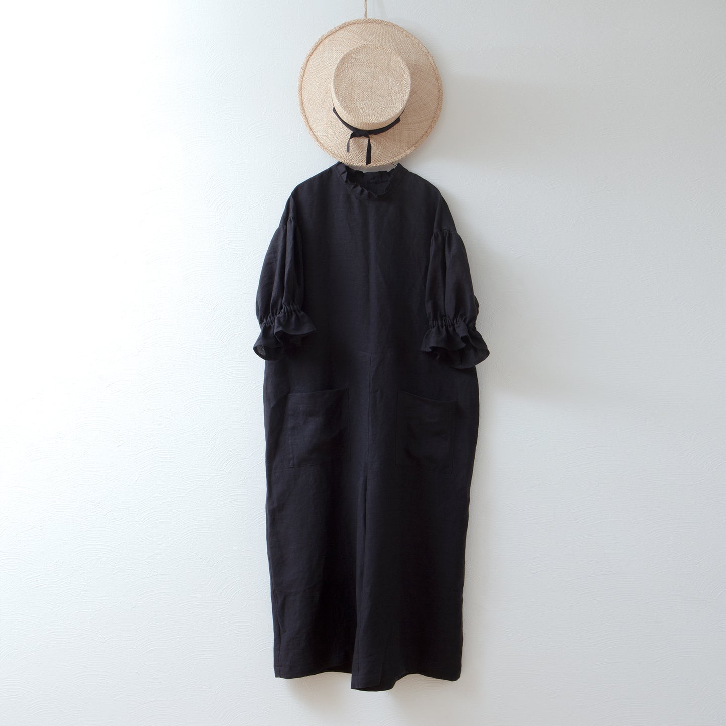 Tuck frill collar gathered half sleeve linen all-in-one/black