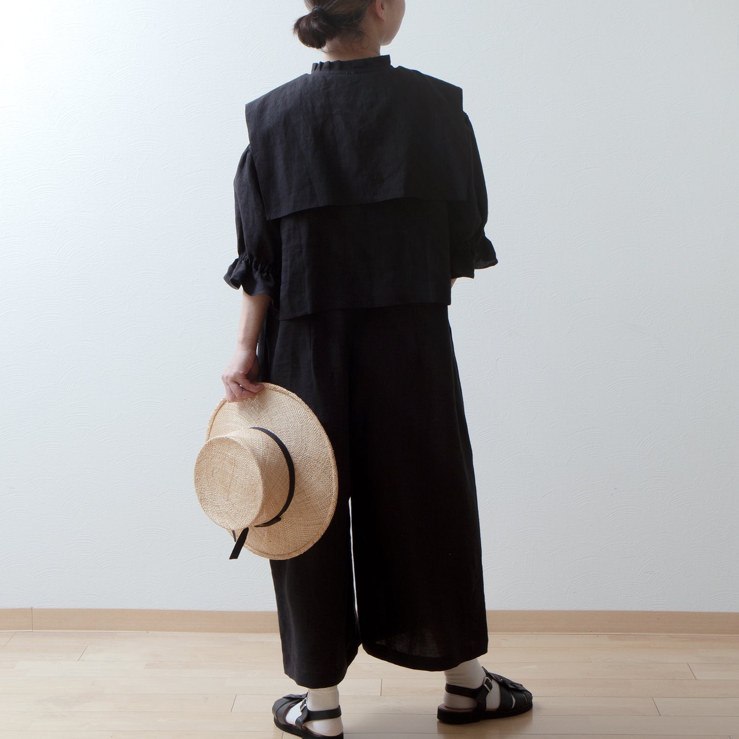 Tuck frill collar gathered half sleeve linen all-in-one/black