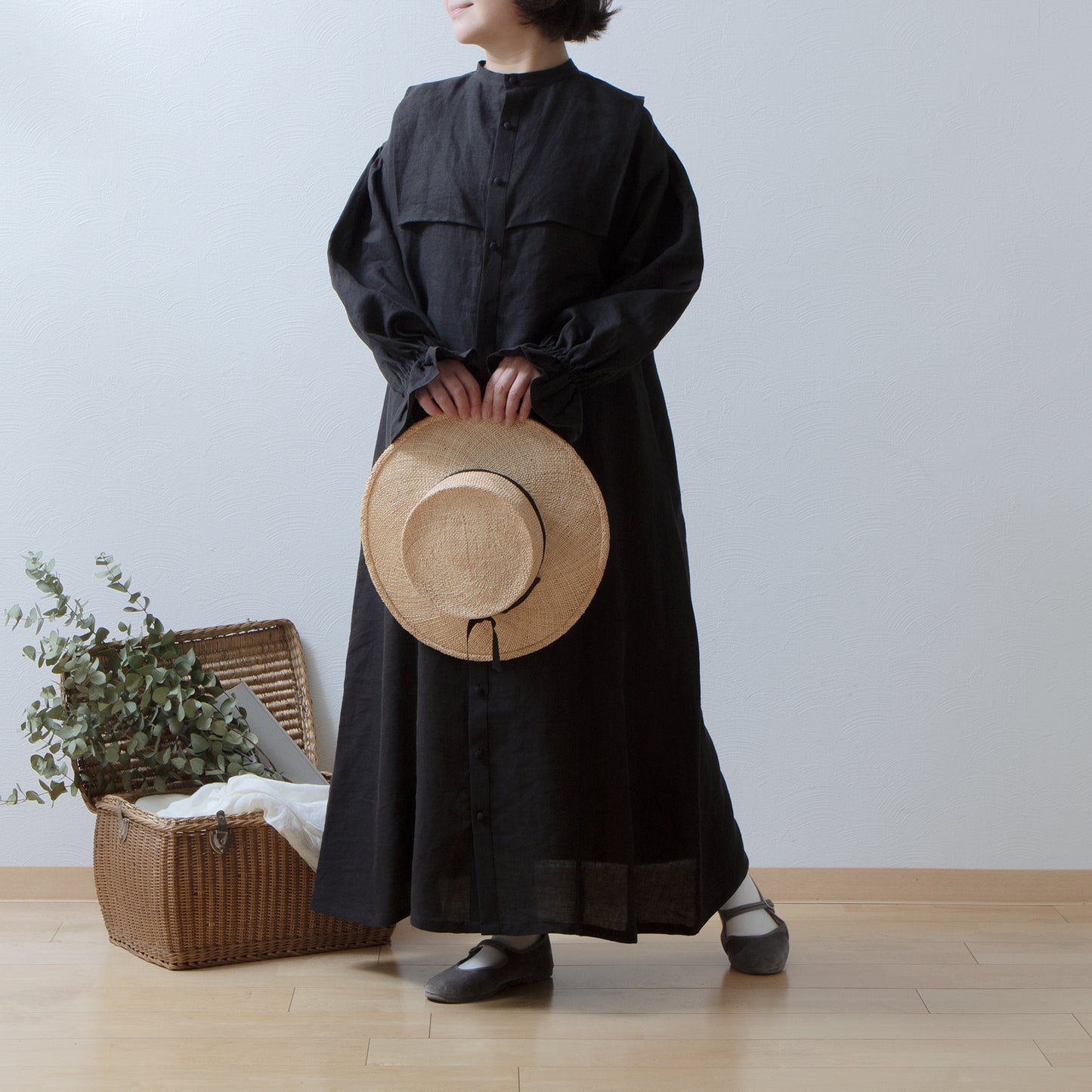 疊袖亞麻連身裙/黑色