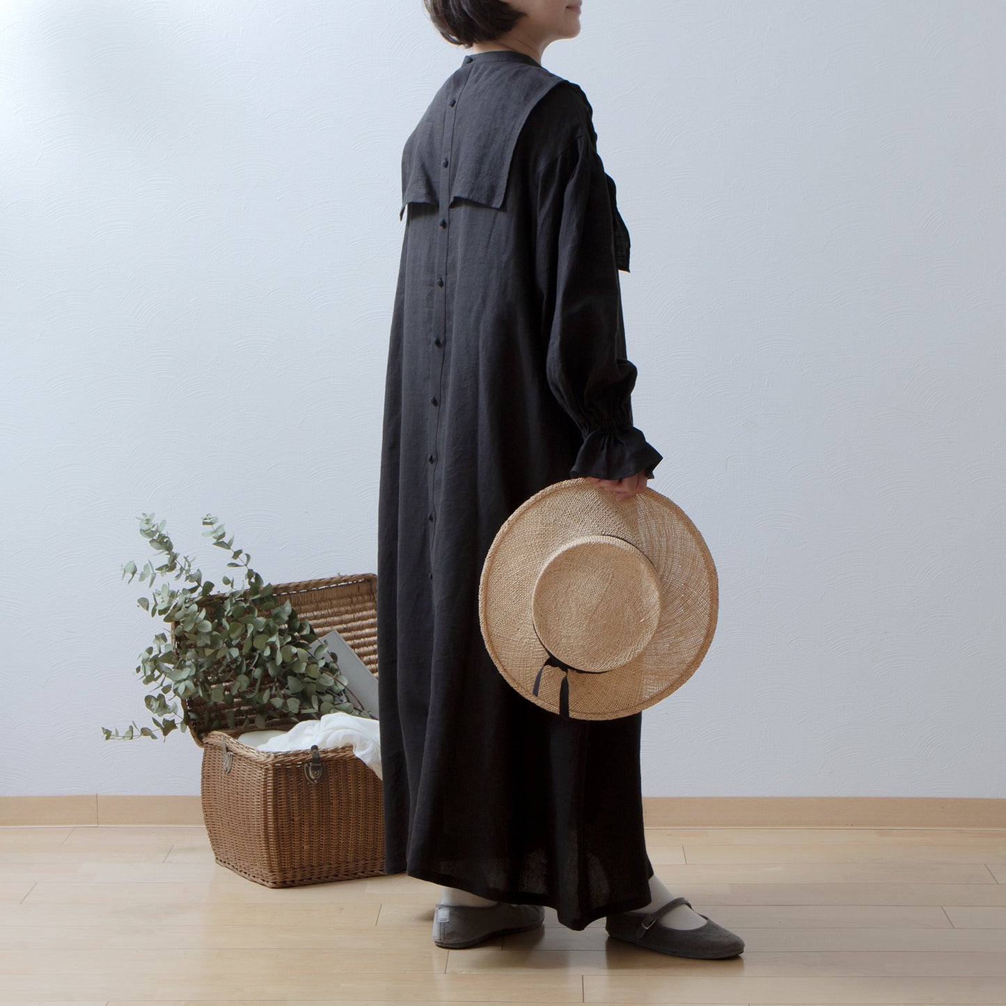 疊袖亞麻連身裙/黑色