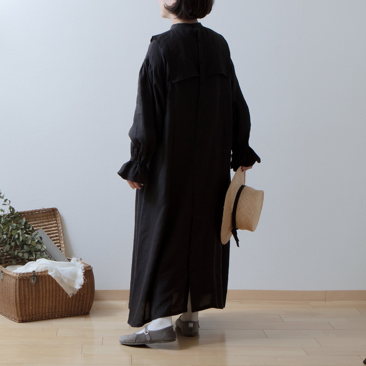 疊袖亞麻連身裙/黑色