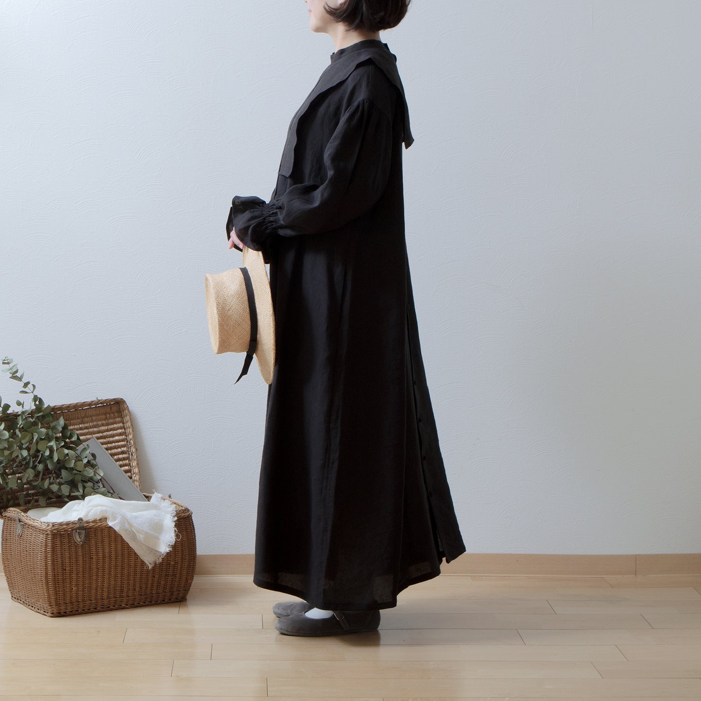 疊袖亞麻連身裙/黑色