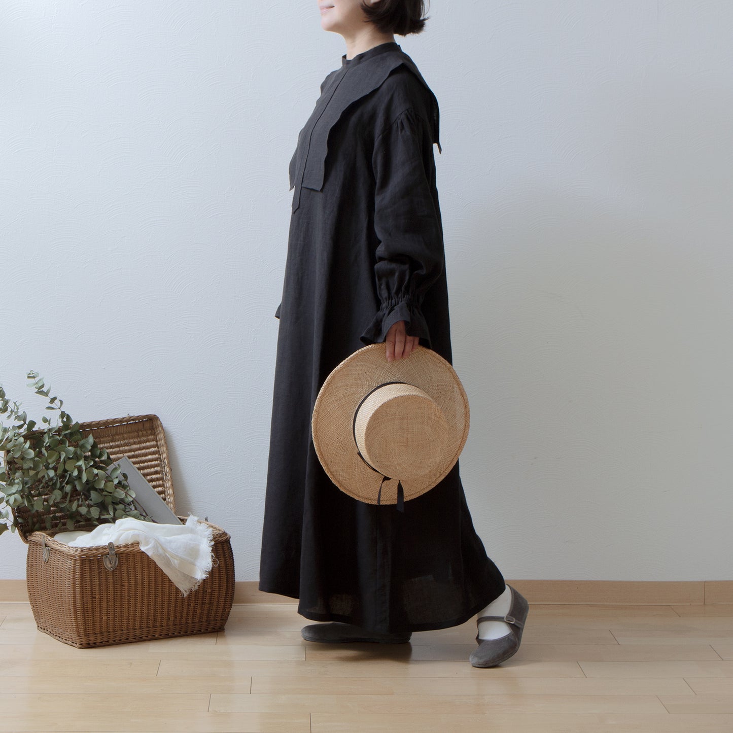 疊袖亞麻連身裙/黑色