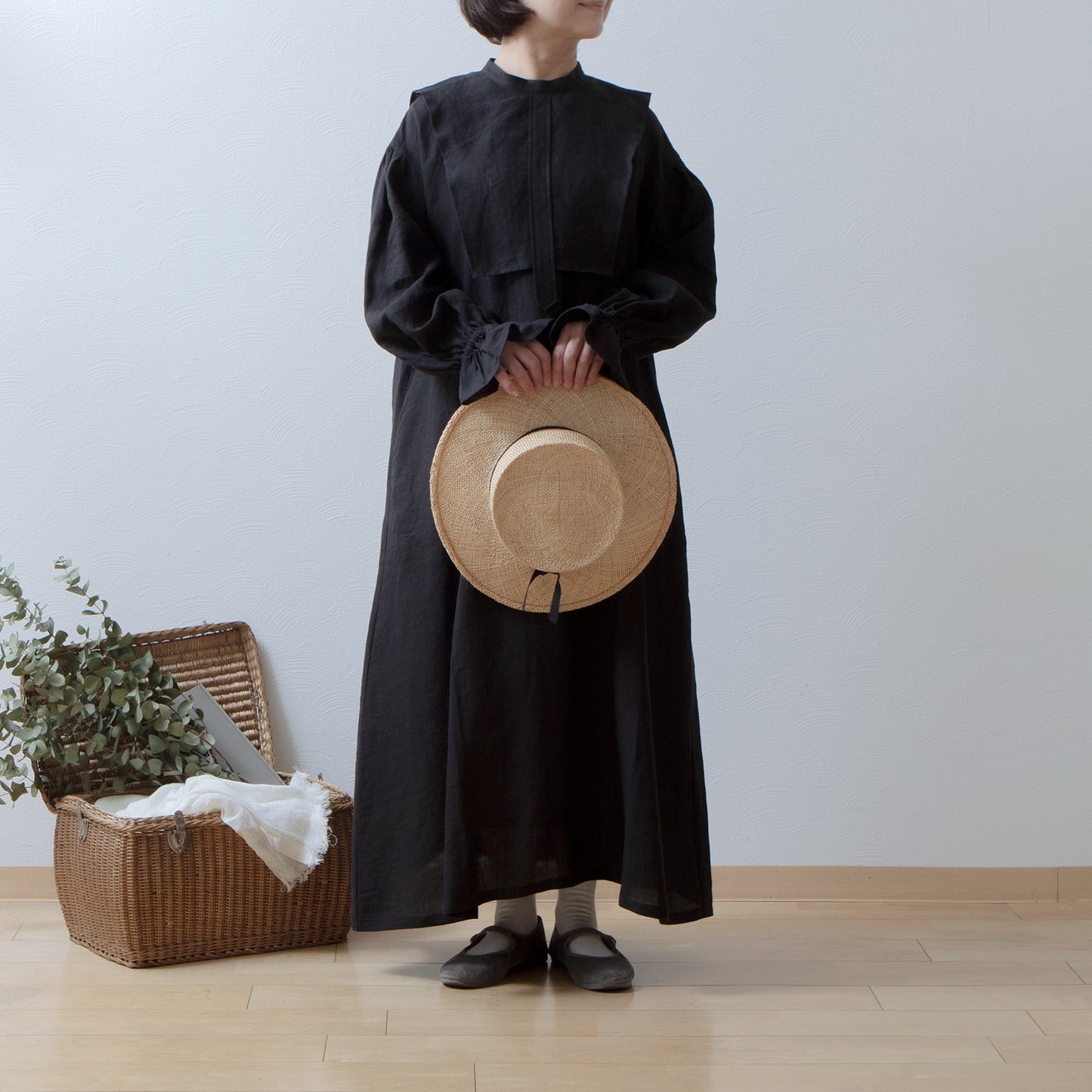 疊袖亞麻連身裙/黑色
