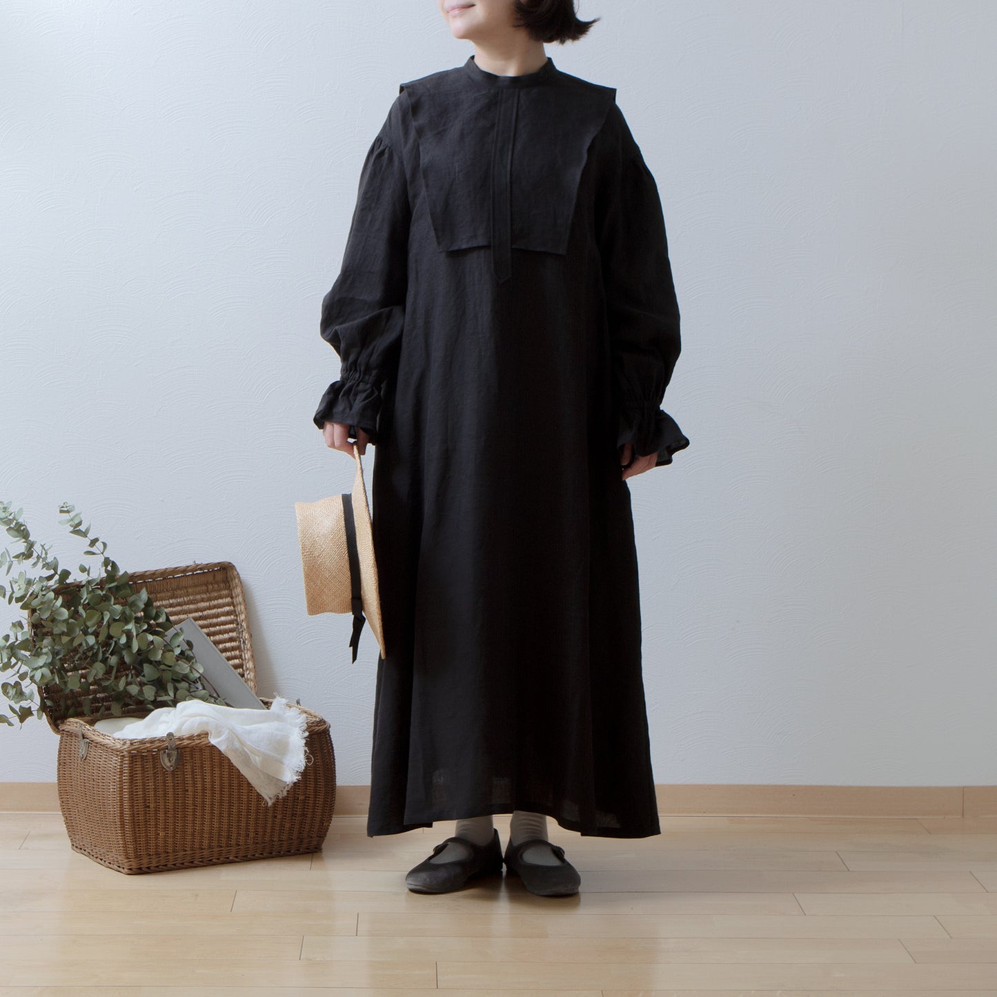 疊袖亞麻連身裙/黑色