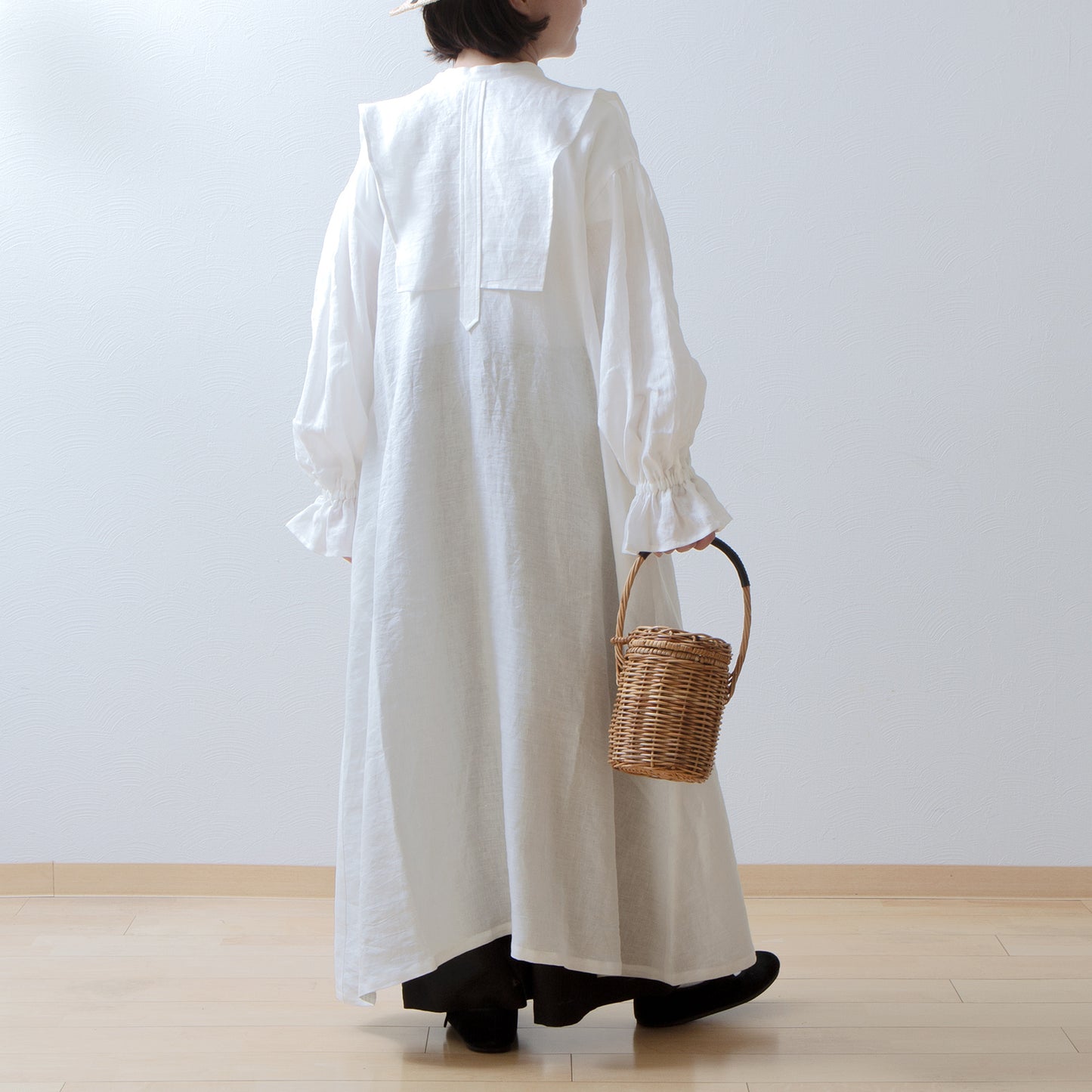 Yoke layer gathered sleeve linen dress/off white