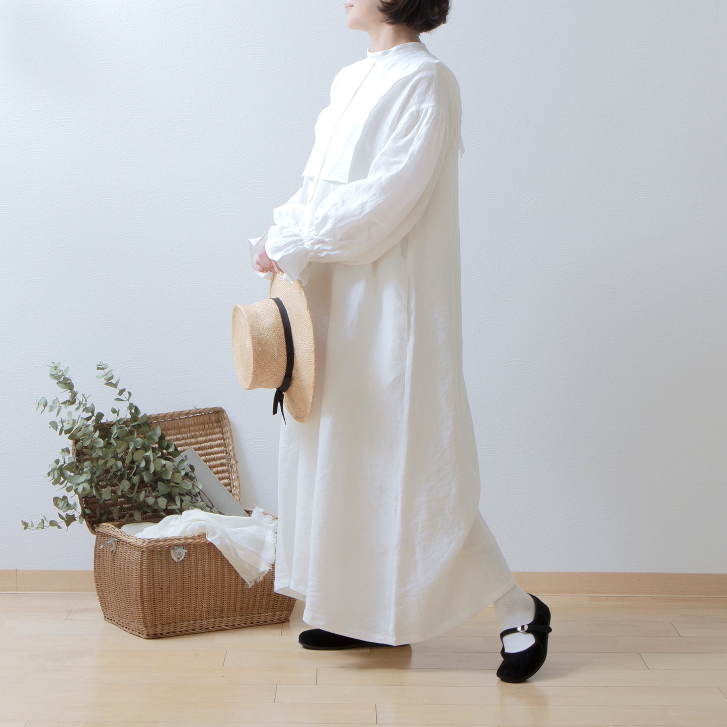 Yoke layer gathered sleeve linen dress/off white