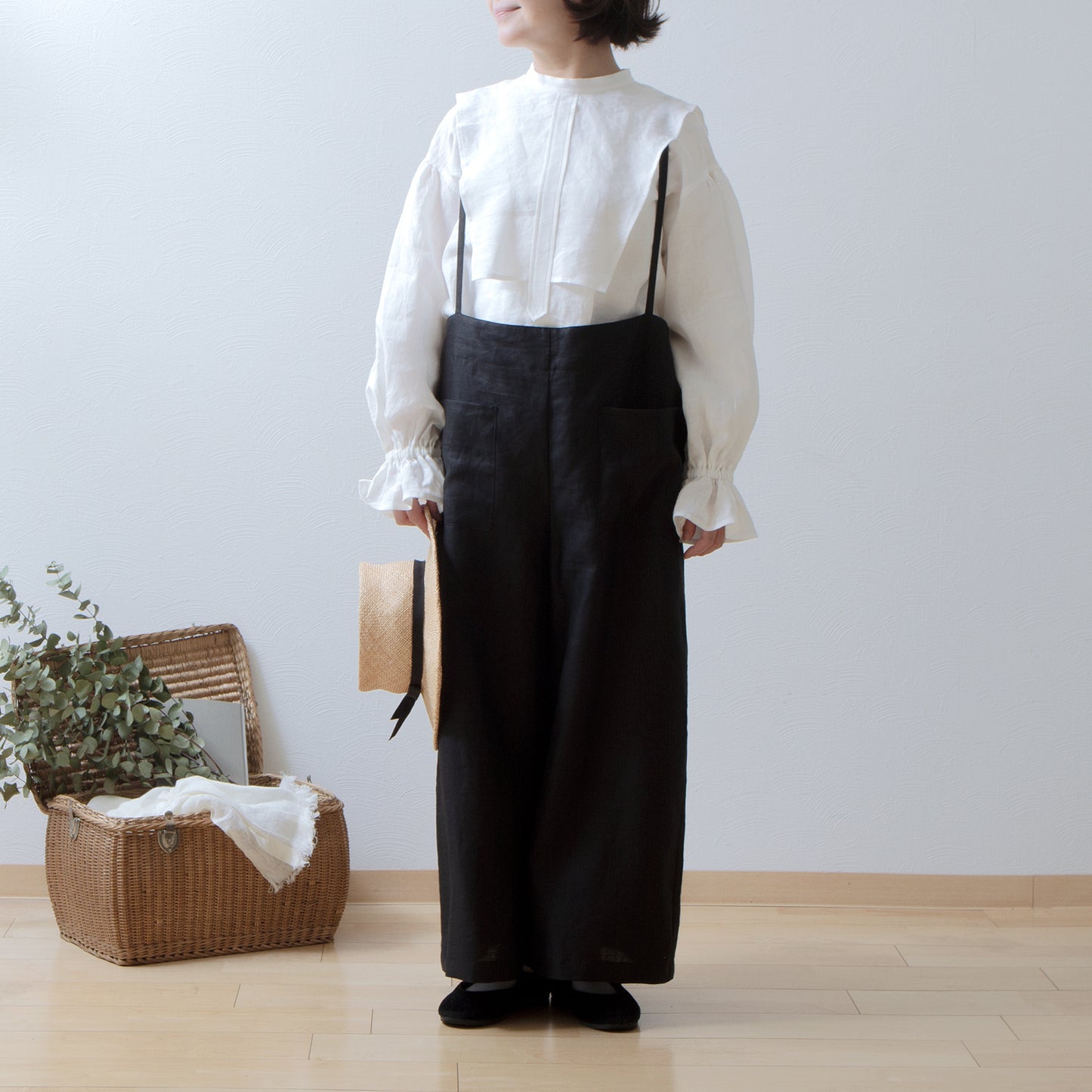 Yoke layer gathered sleeve linen blouse/off white