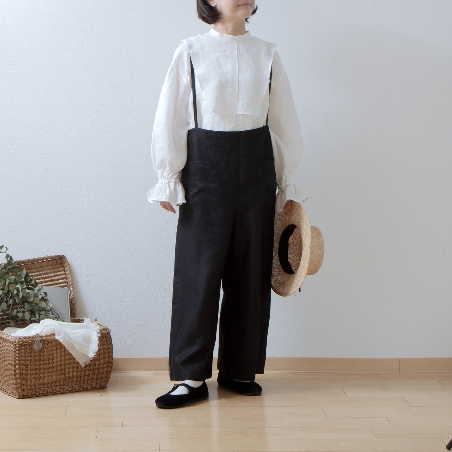 Yoke layer gathered sleeve linen blouse/off white