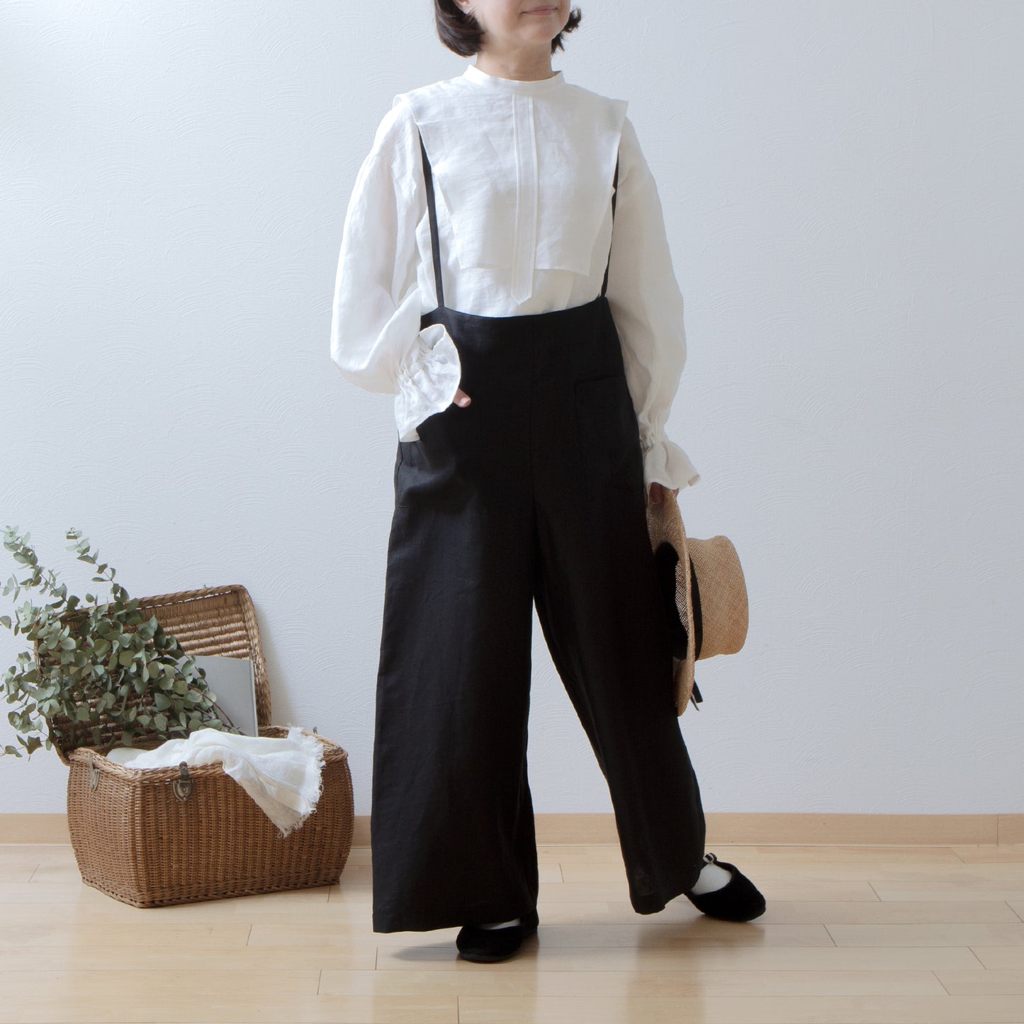 Yoke layer gathered sleeve linen blouse/off white