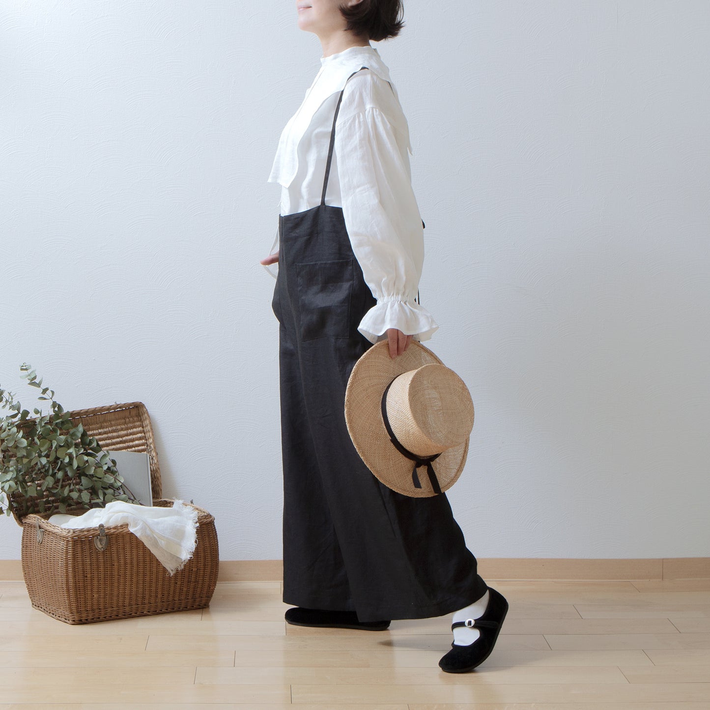 Yoke layer gathered sleeve linen blouse/off white