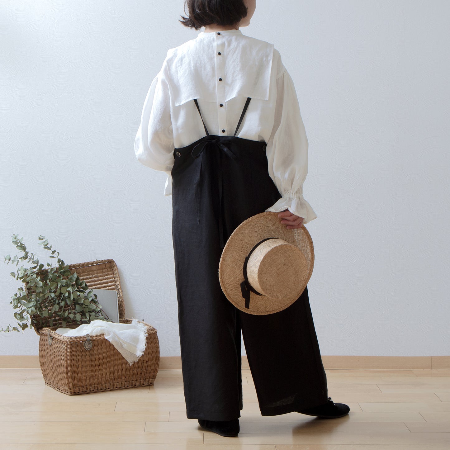 Yoke layer gathered sleeve linen blouse/off white