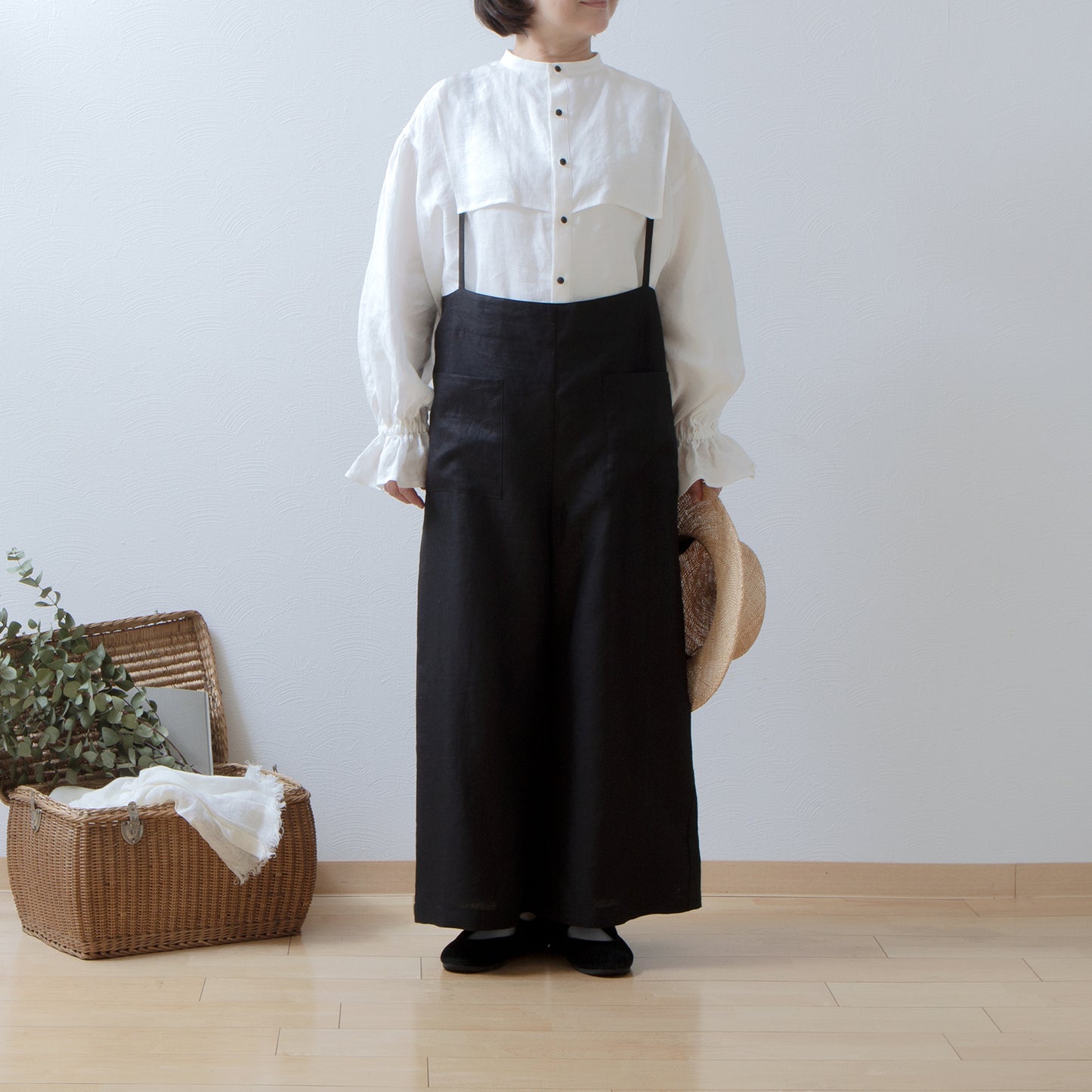 Yoke layer gathered sleeve linen blouse/off white