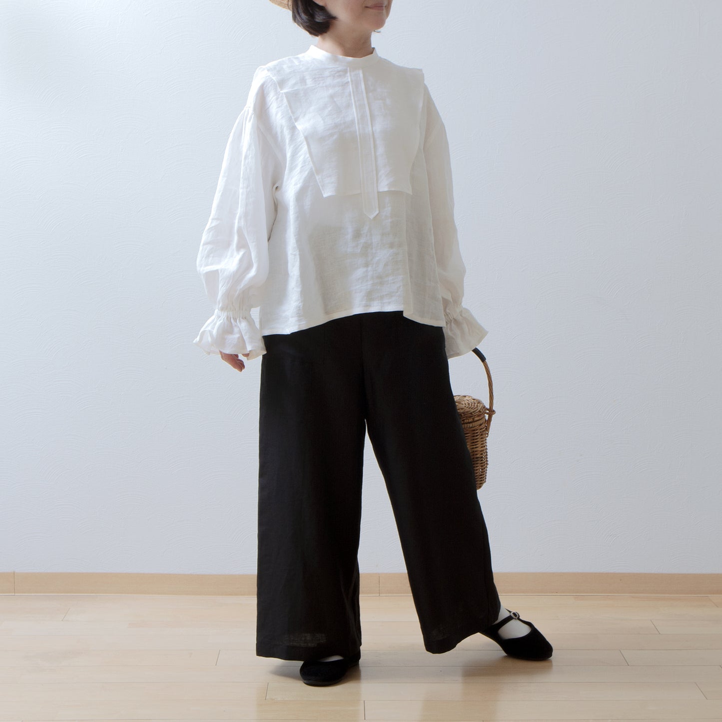 Yoke layer gathered sleeve linen blouse/off white