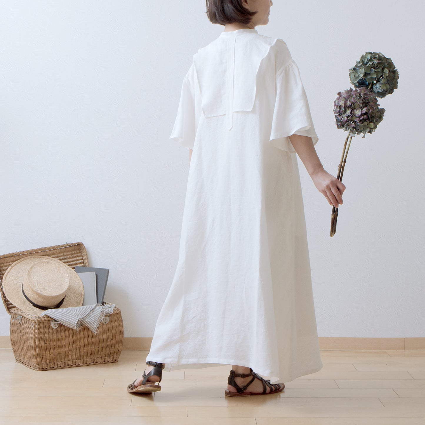 Yoke Layer Flare Half Sleeve Linen Dress/Off White