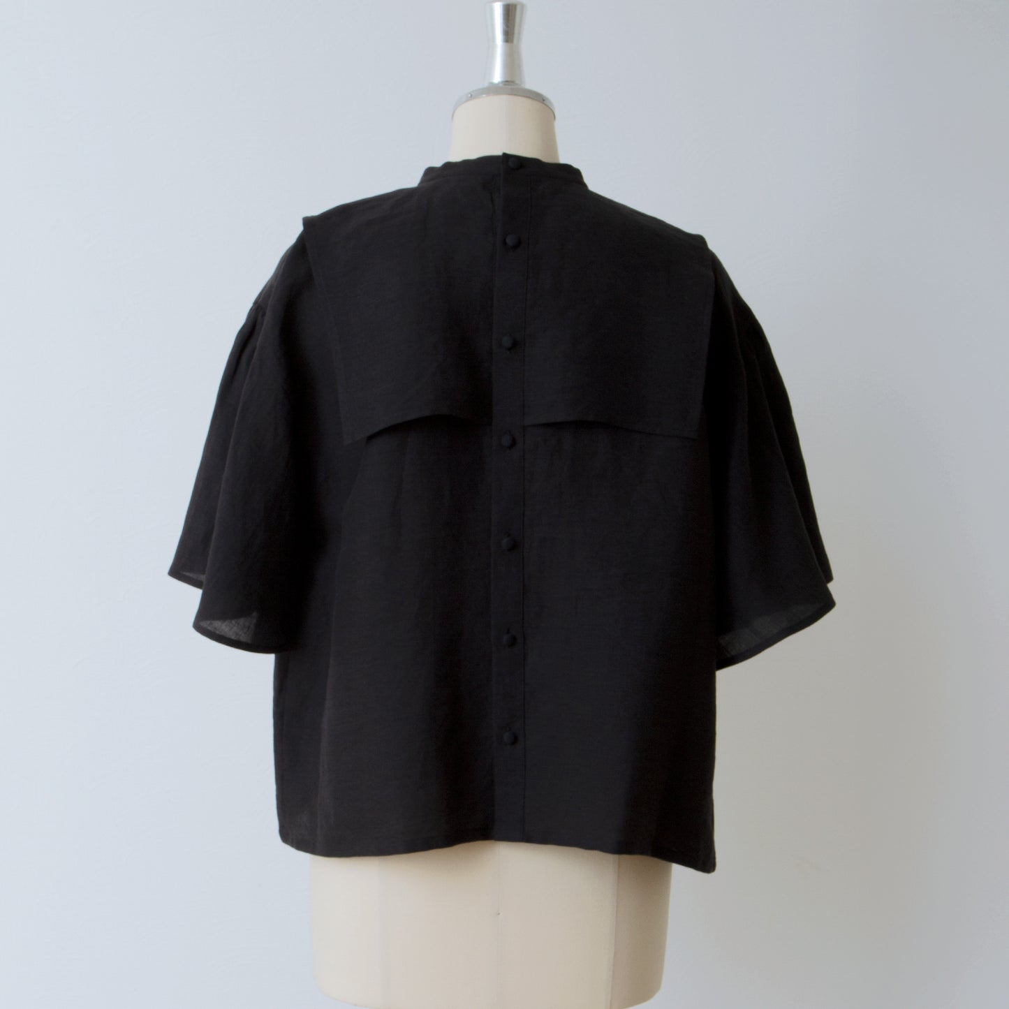 Yoke Layer Flare Half Sleeve Linen Blouse/Black