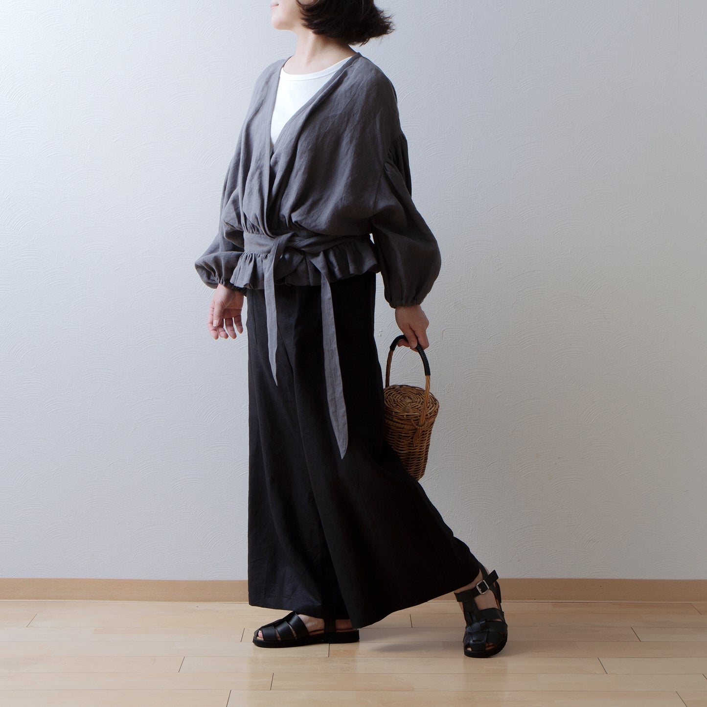 Cache-coeur 荷葉邊亞麻短上衣/灰色