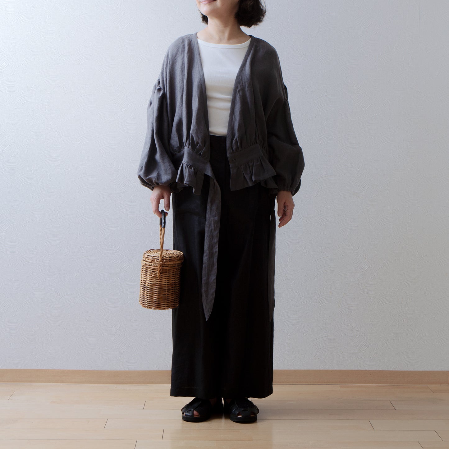 Cache-coeur 荷葉邊亞麻短上衣/灰色