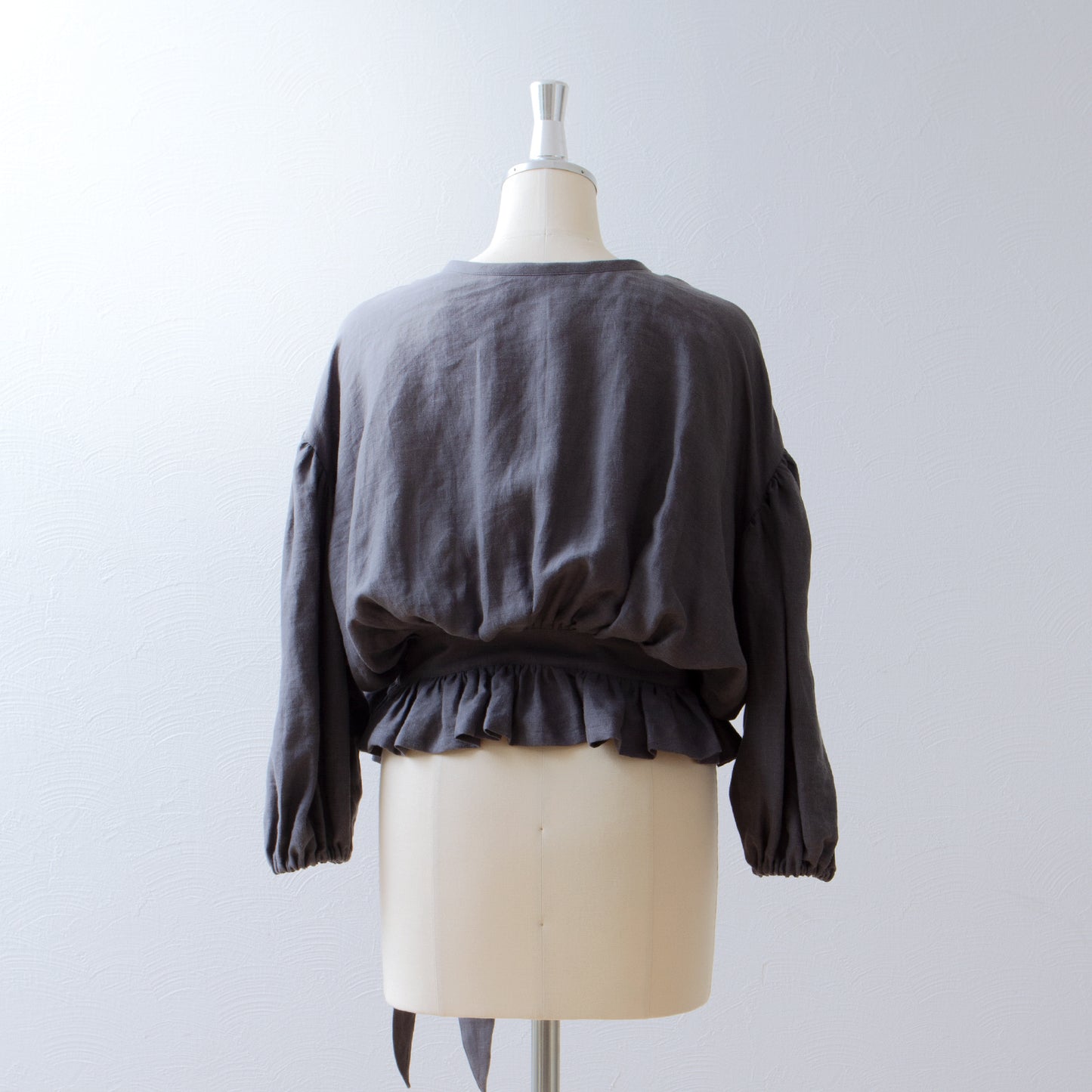 Cache-coeur 荷葉邊亞麻短上衣/灰色