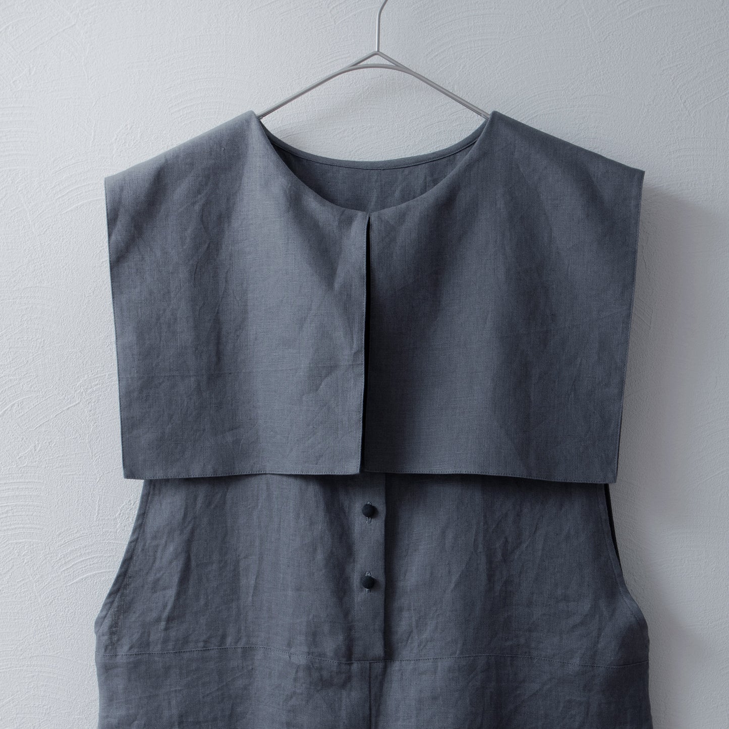 方領亞麻連身褲/黑色